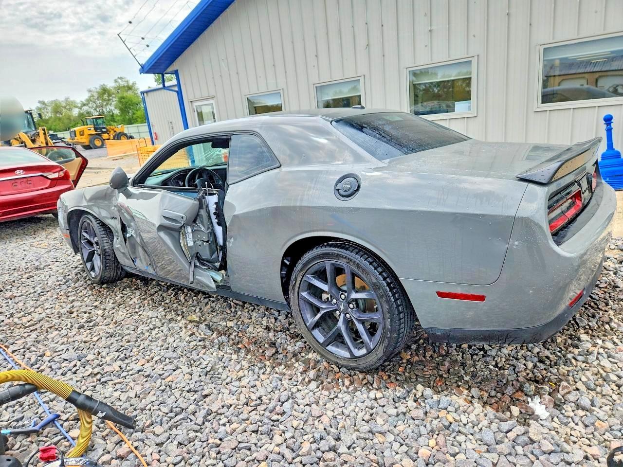 2023 Dodge Challenger R/T - zdjęcie 2