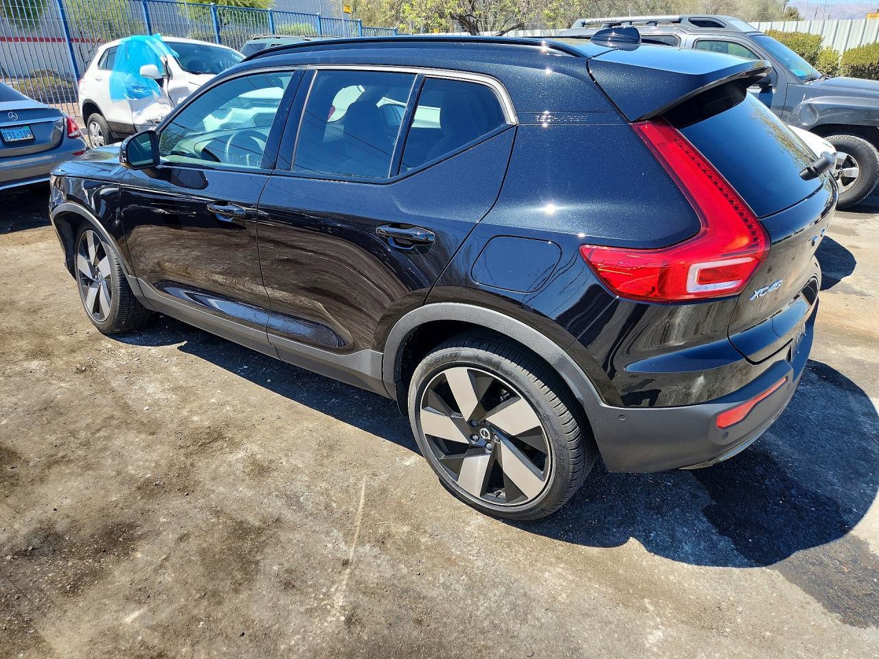 2023 Volvo Xc60 Ultimate Dark - zdjęcie 2
