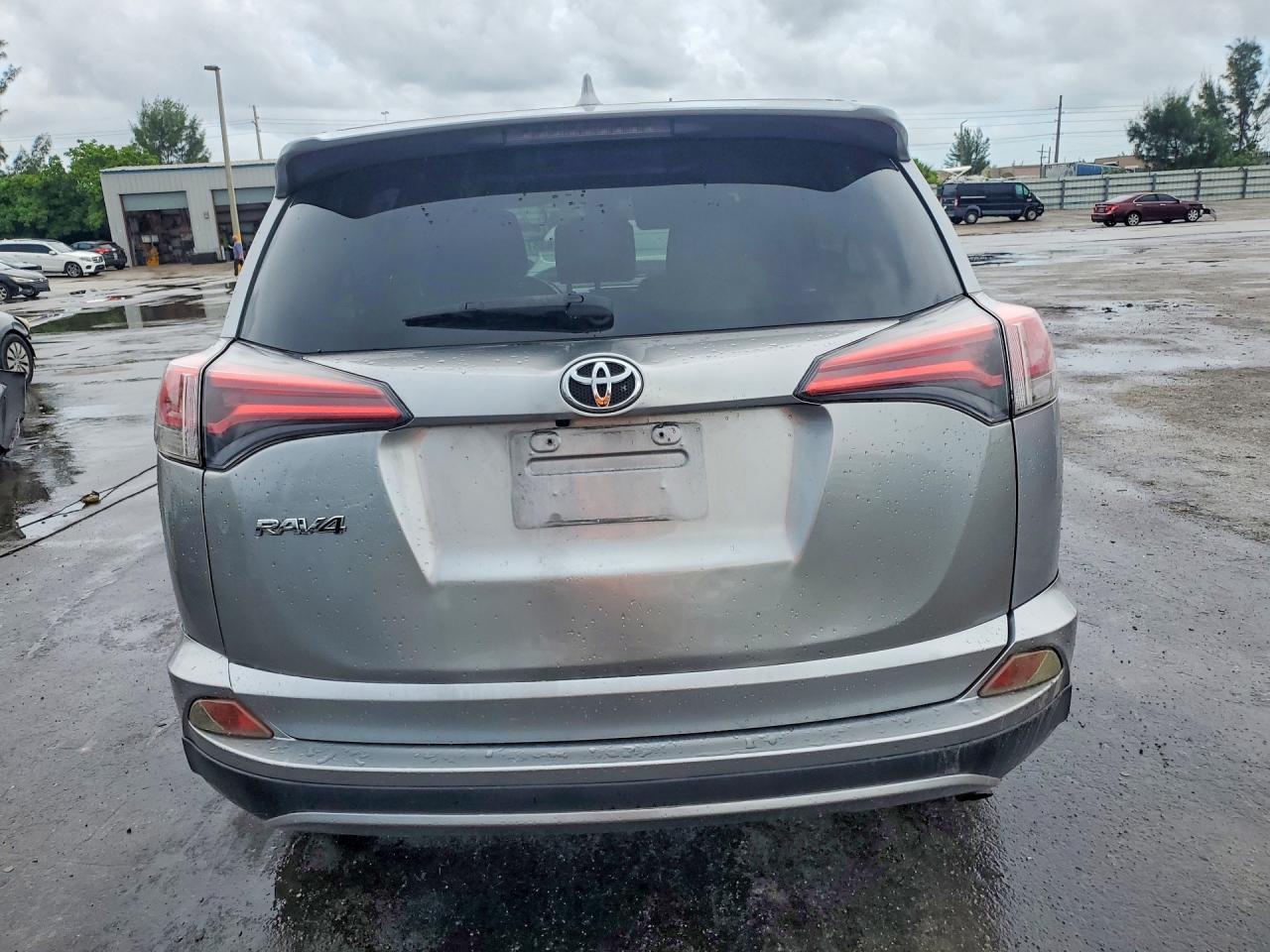 2018 Toyota Rav4 Xle - zdjęcie 6