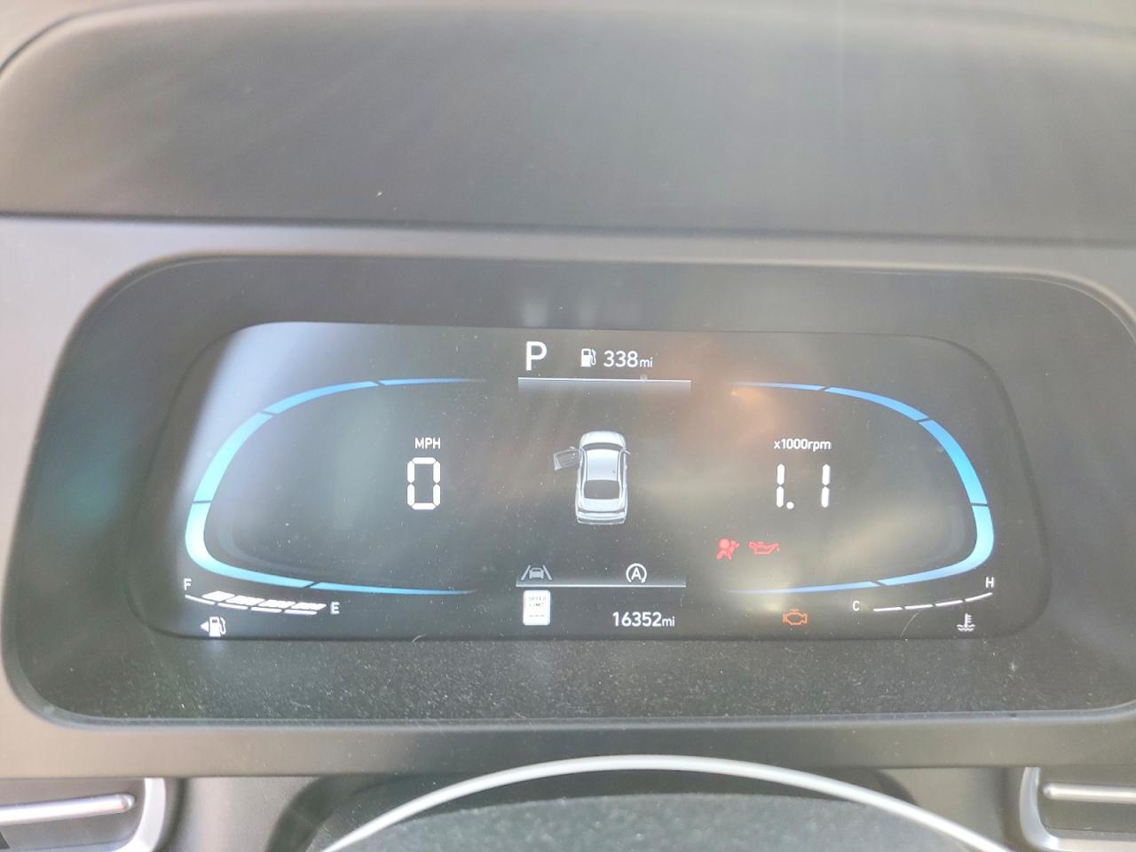2025 Hyundai Elantra Se - zdjęcie 9