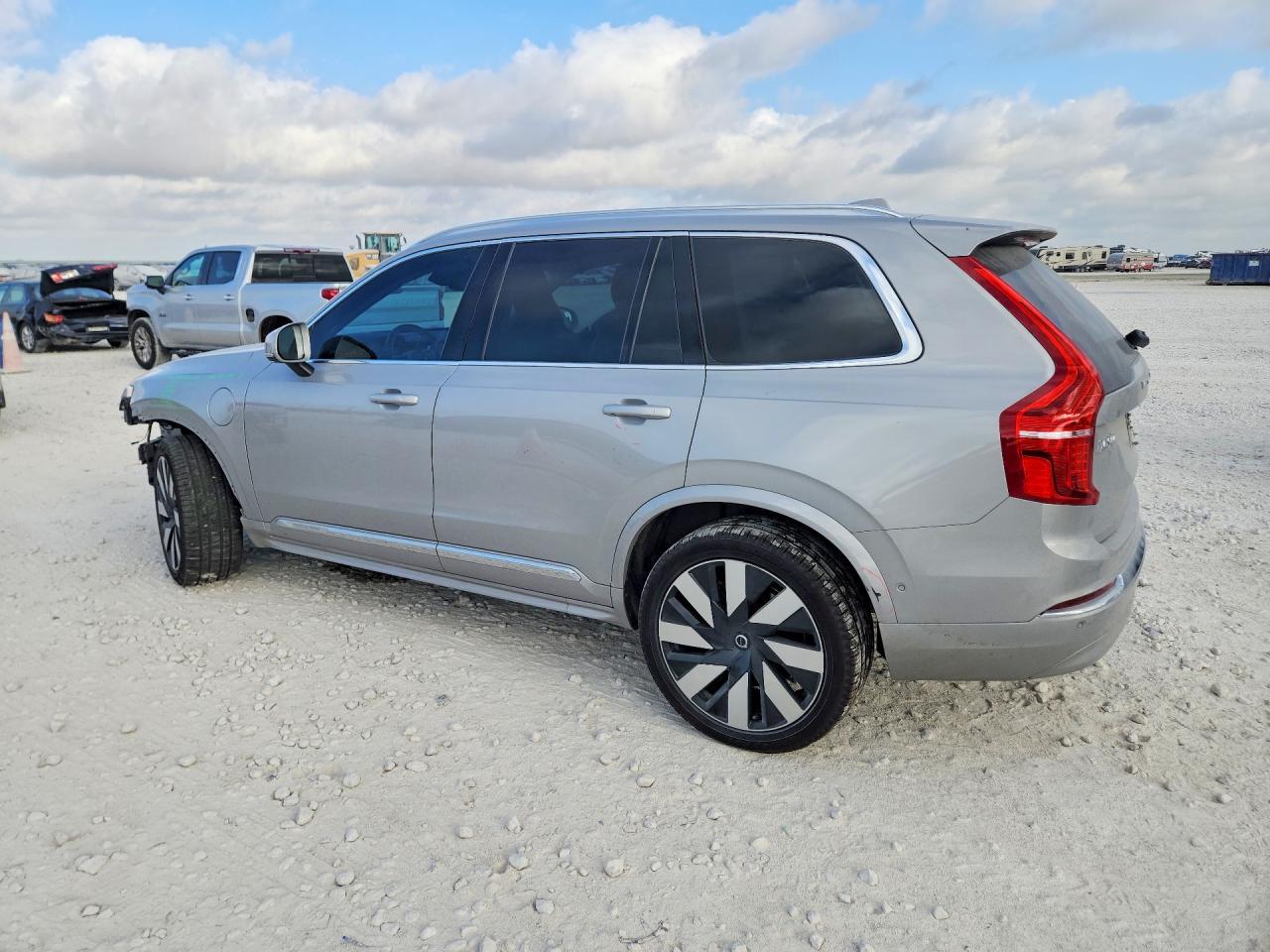 2024 Volvo Xc90 Ultimate - zdjęcie 2