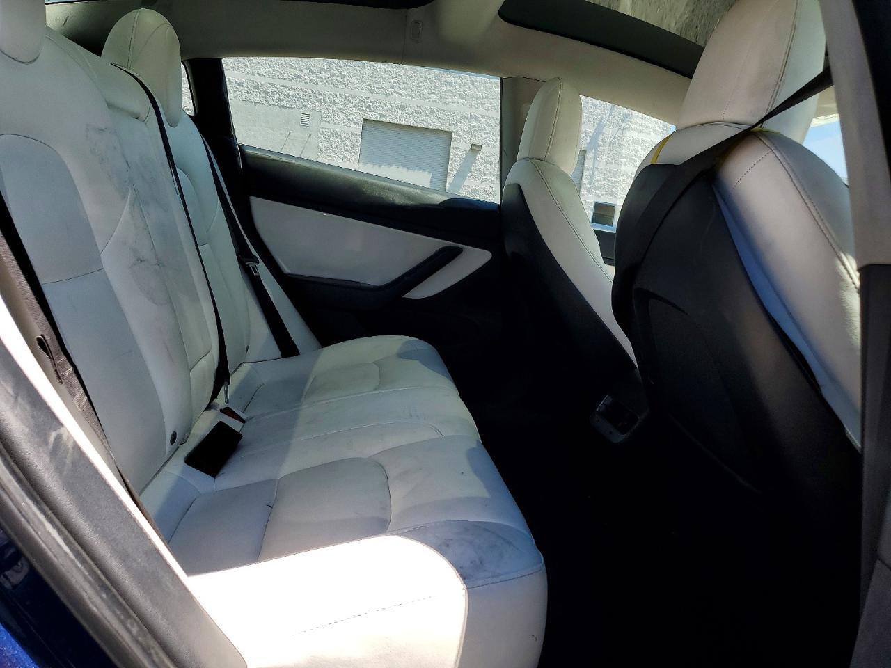 2020 Tesla Model 3 - zdjęcie 10