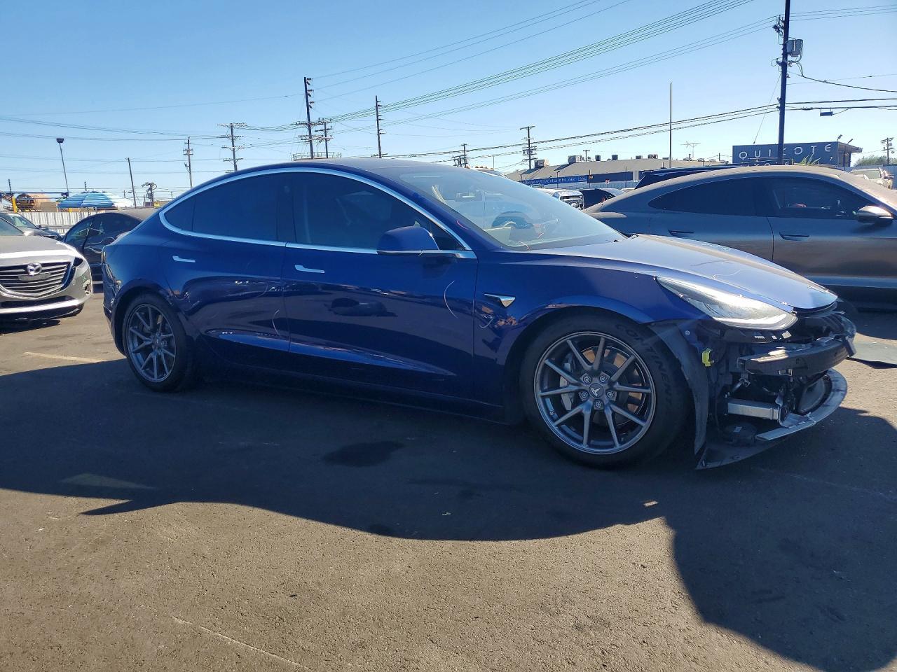 2020 Tesla Model 3 - zdjęcie 4