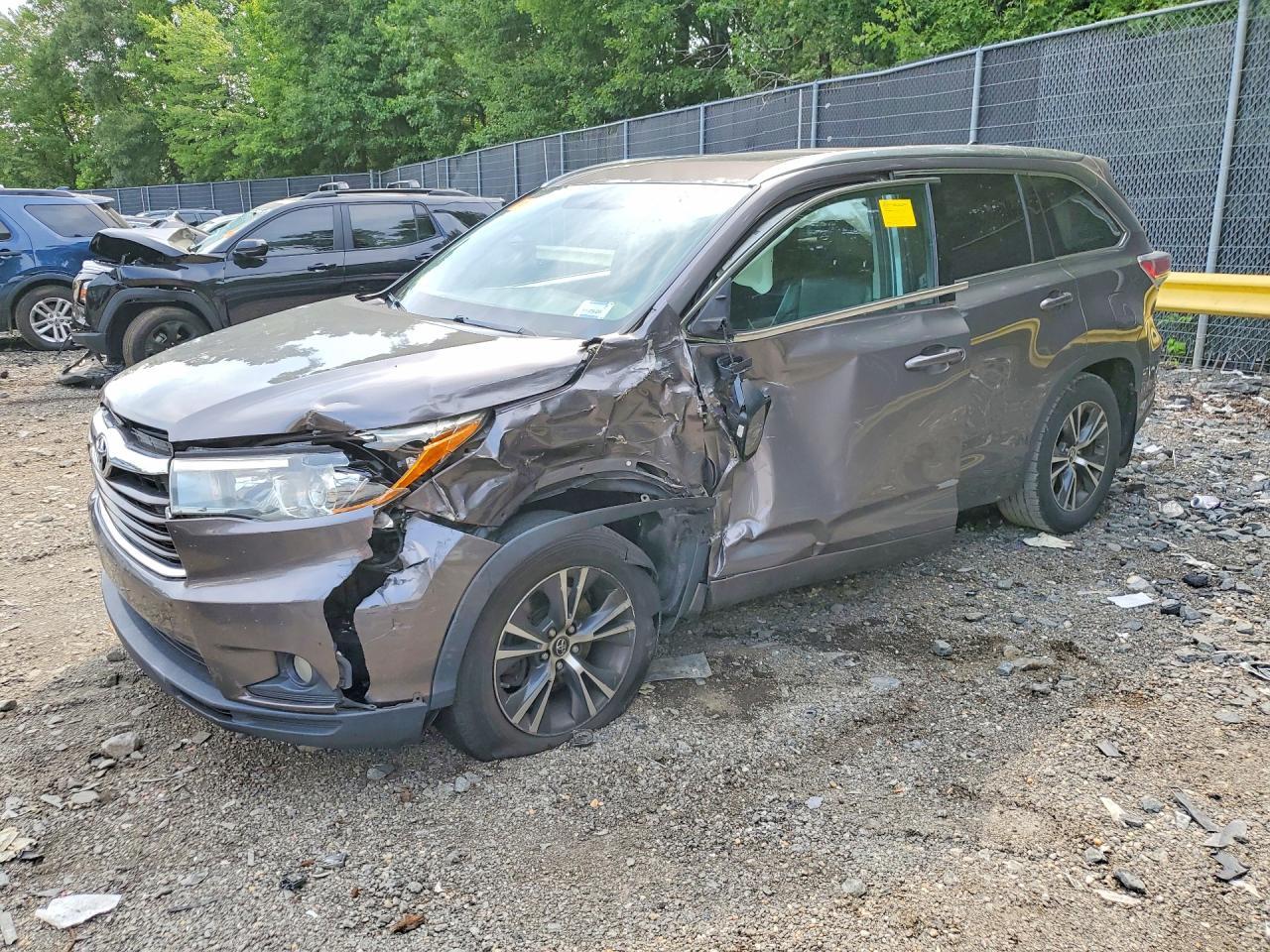 2016 Toyota Highlander Xle - zdjęcie główne