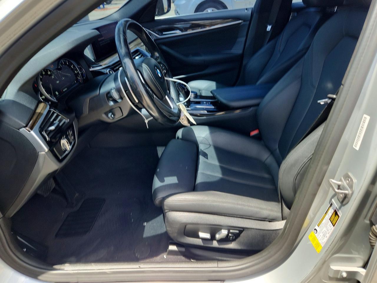 2019 BMW 530 I - zdjęcie 7
