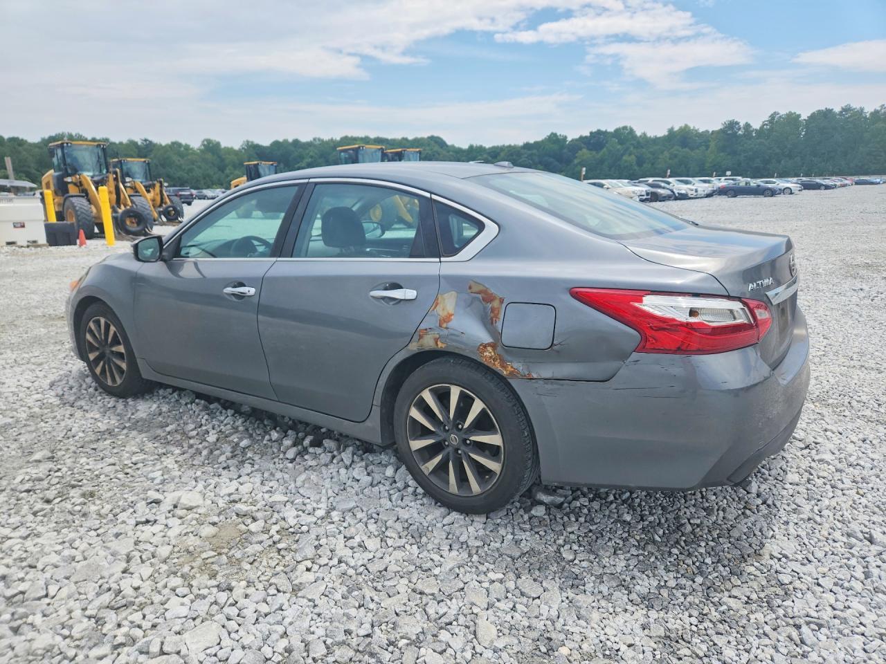 2017 Nissan Altima - zdjęcie 2
