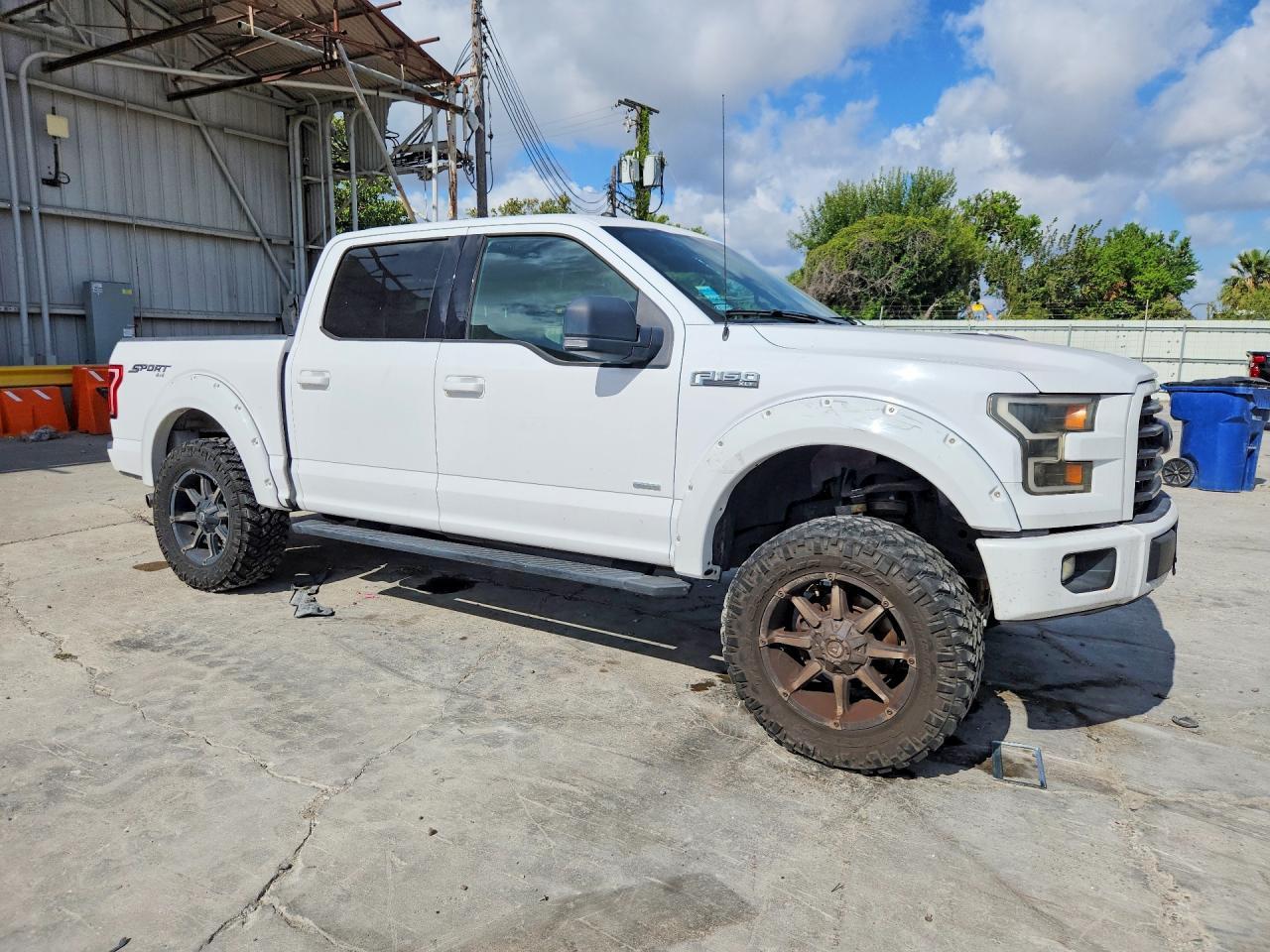 2016 Ford F150 Supercrew - zdjęcie 4