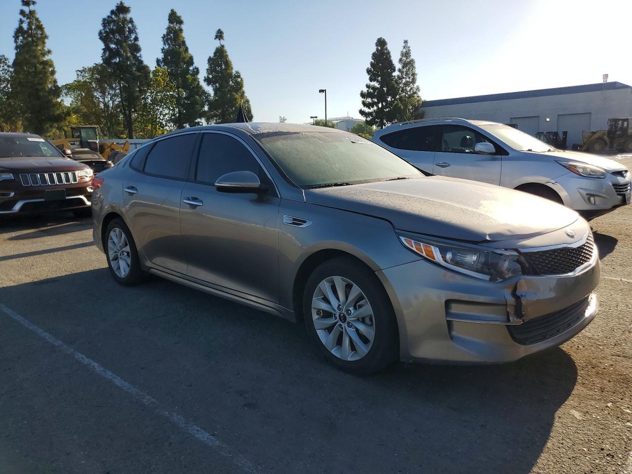 2017 Kia Optima Lx - zdjęcie 4