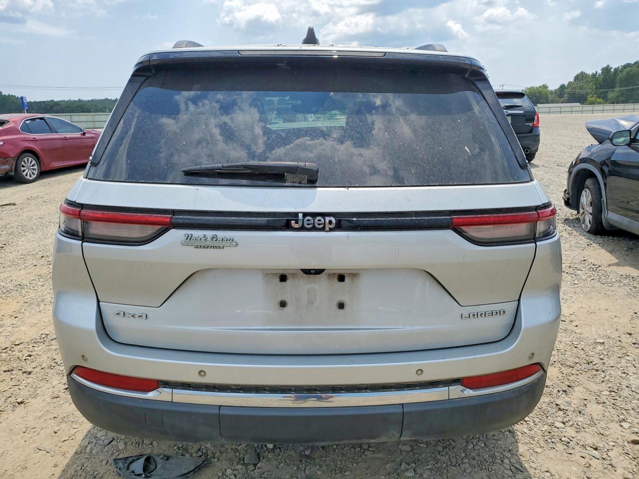 2023 Jeep Grand Cherokee Laredo - zdjęcie 6