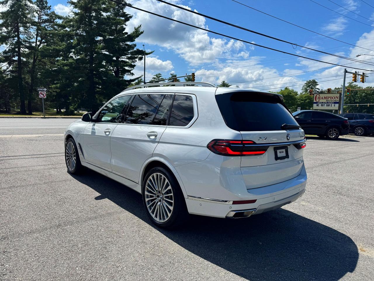 2023 BMW X7 xDrive40I - zdjęcie 3