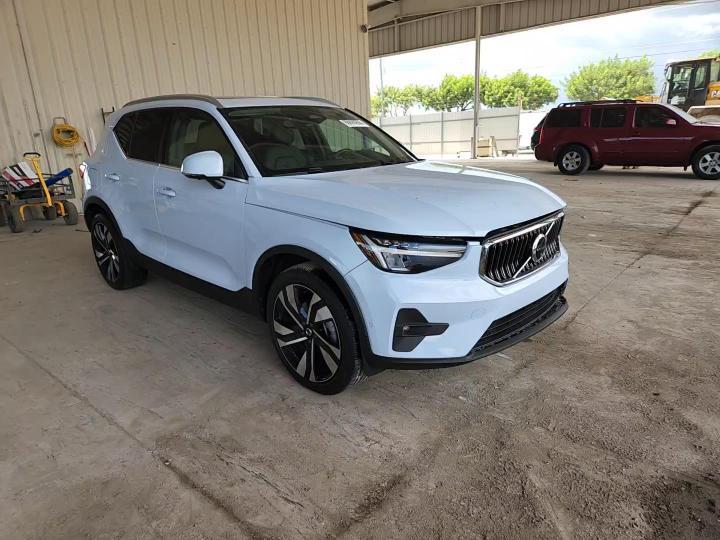 2024 Volvo Xc40 Plus - zdjęcie 14