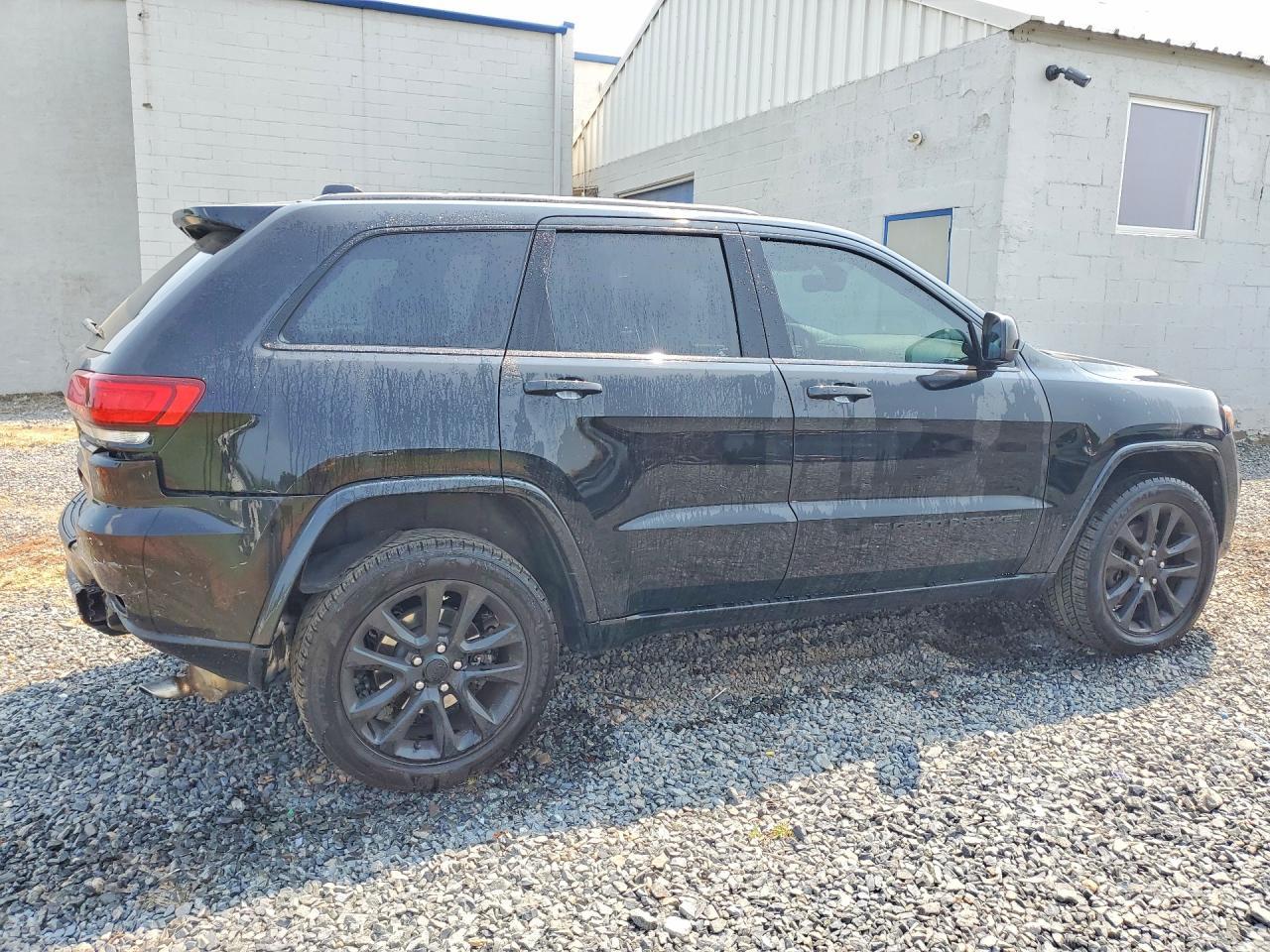2022 Jeep Grand Cherokee Laredo E - zdjęcie 3