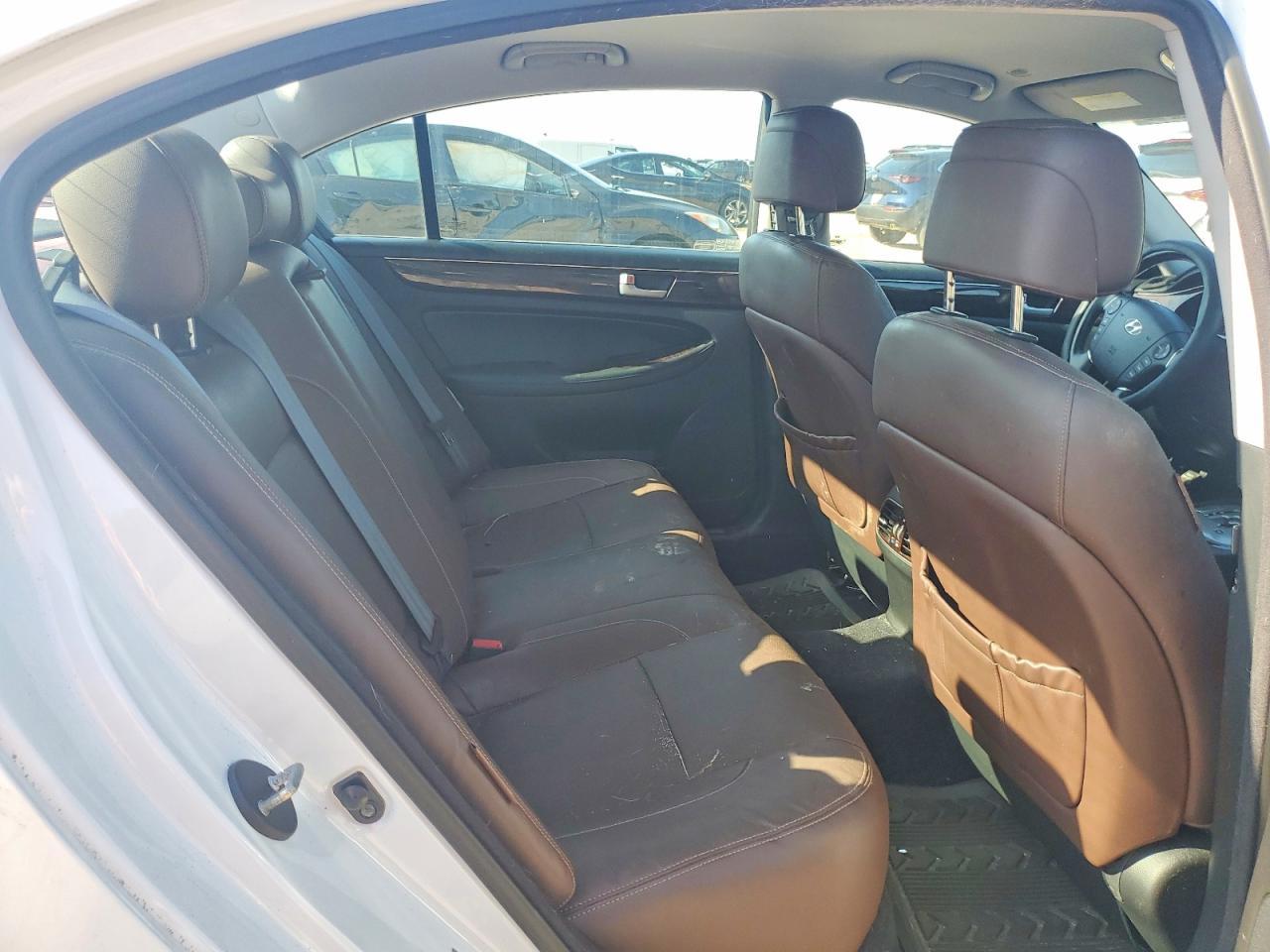 2014 Hyundai Genesis 3.8L - zdjęcie 10