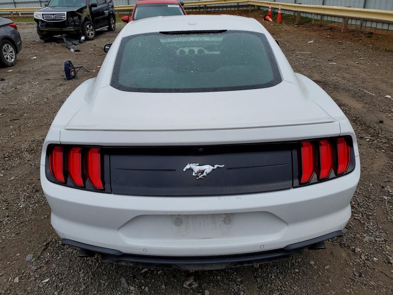 2019 Ford Mustang - zdjęcie 6