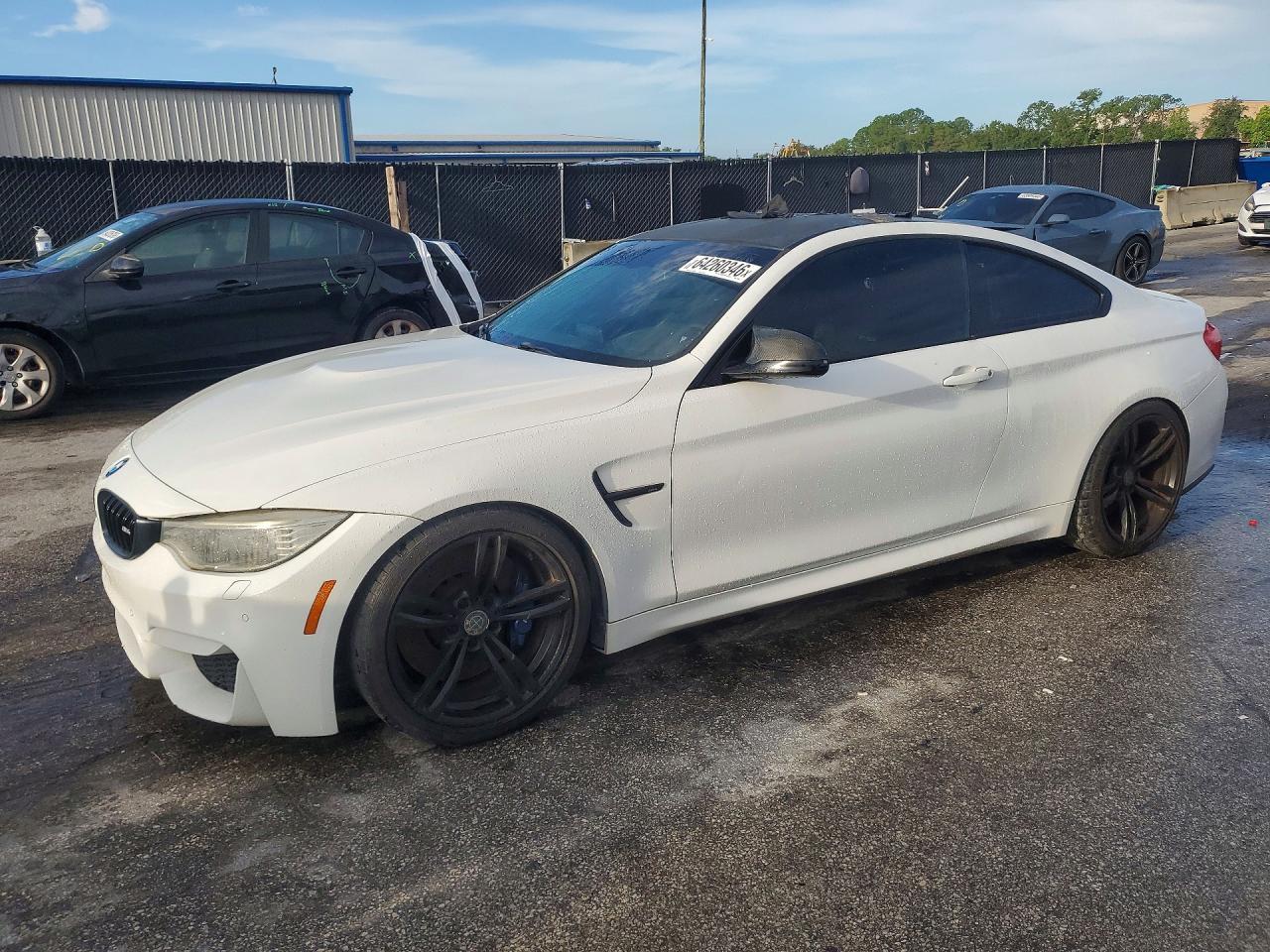 2015 BMW M4 - zdjęcie główne