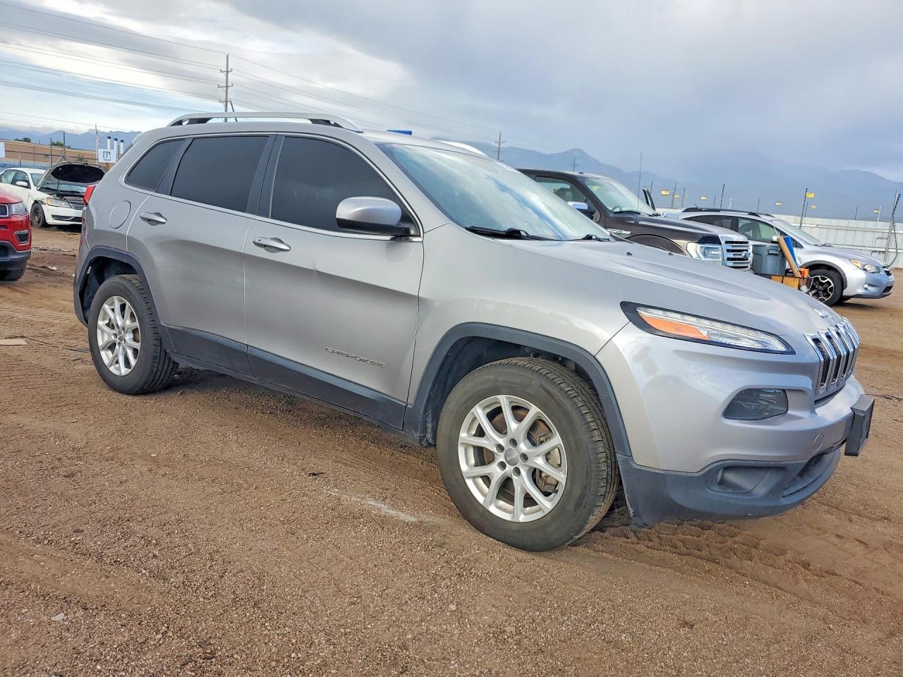 2015 Jeep Cherokee Latitude - zdjęcie 4