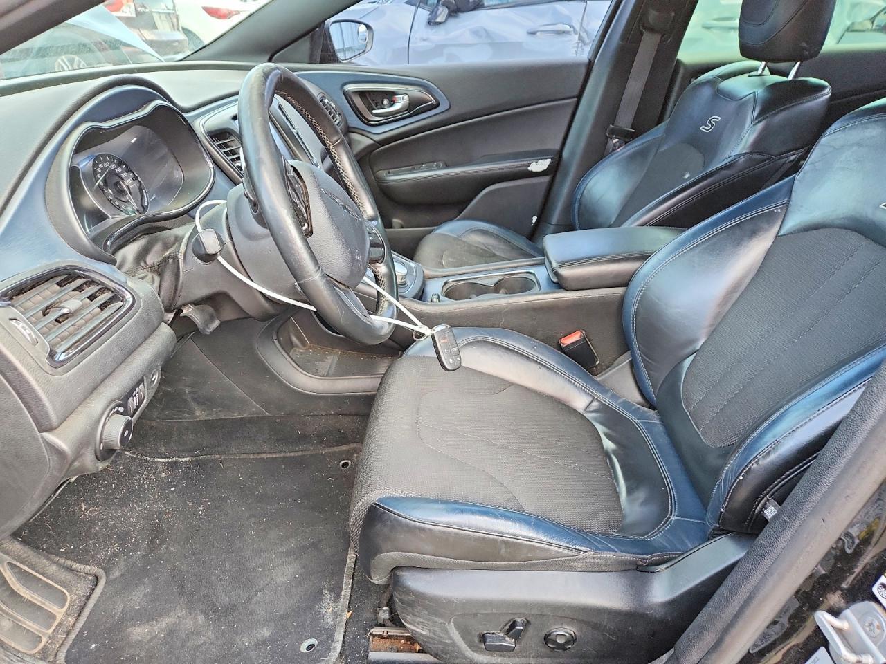 2015 Chrysler 200 S - zdjęcie 7