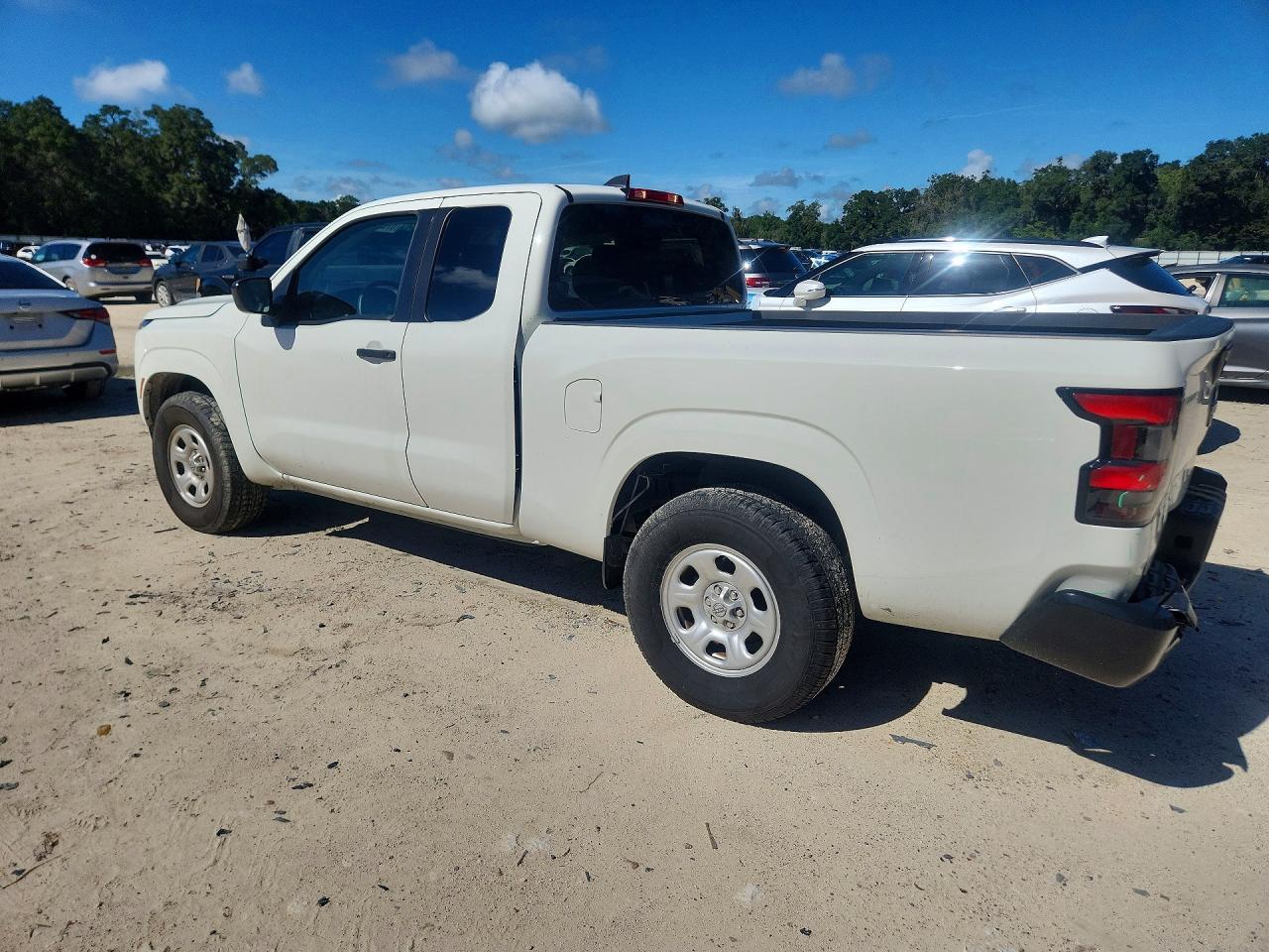 2024 Nissan Frontier S - zdjęcie 2