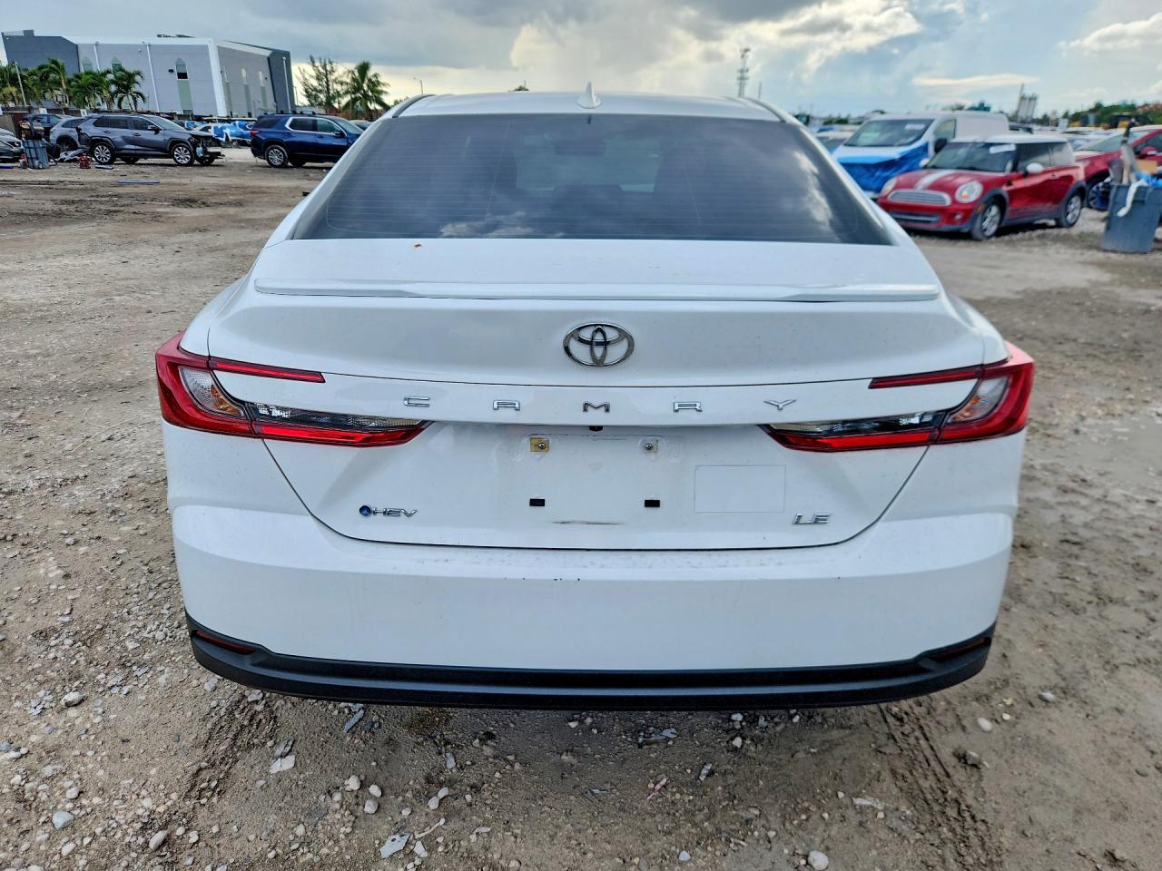 2025 Toyota Camry Le - zdjęcie 6