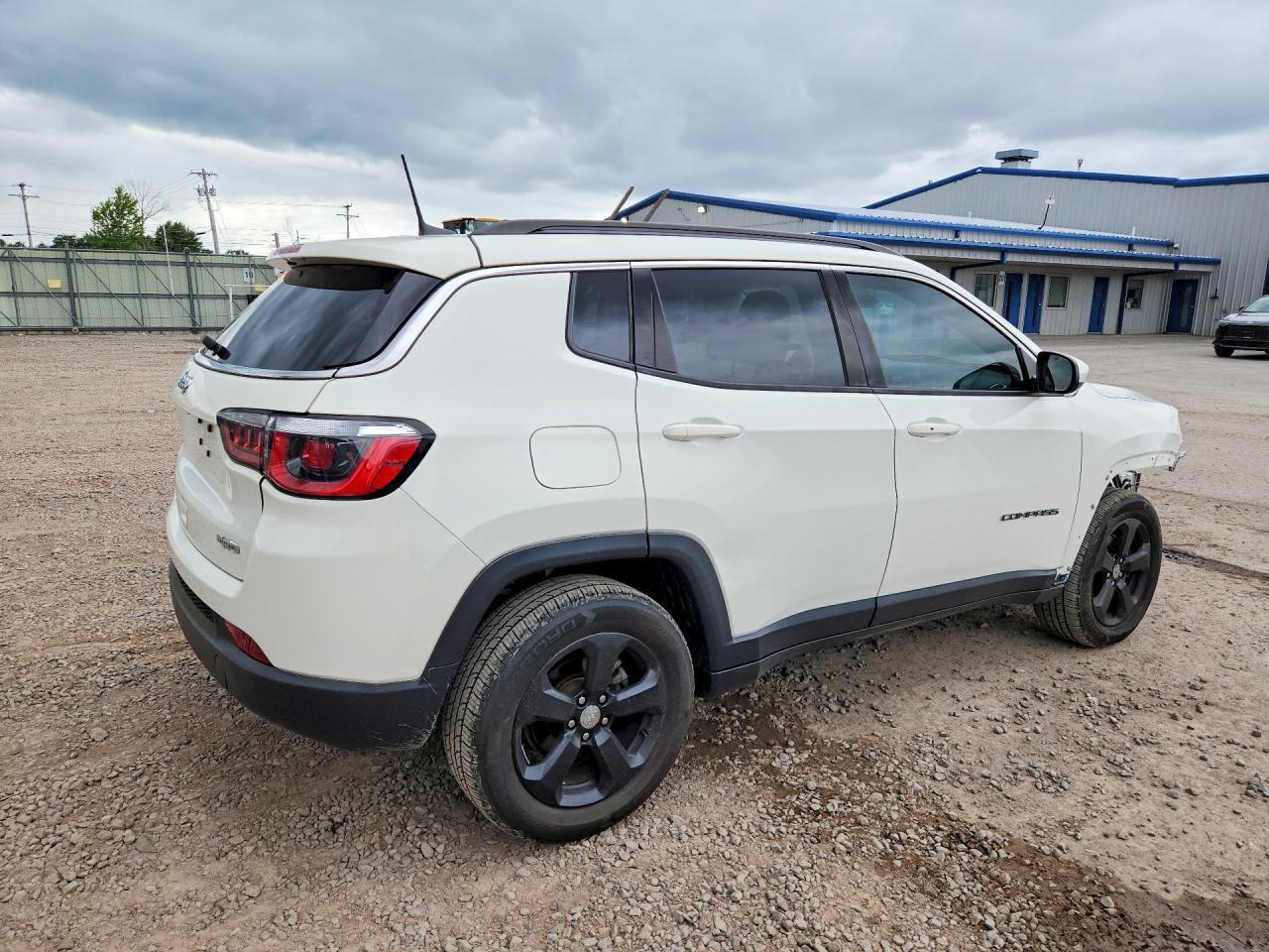 2018 Jeep Compass Latitude - zdjęcie 3