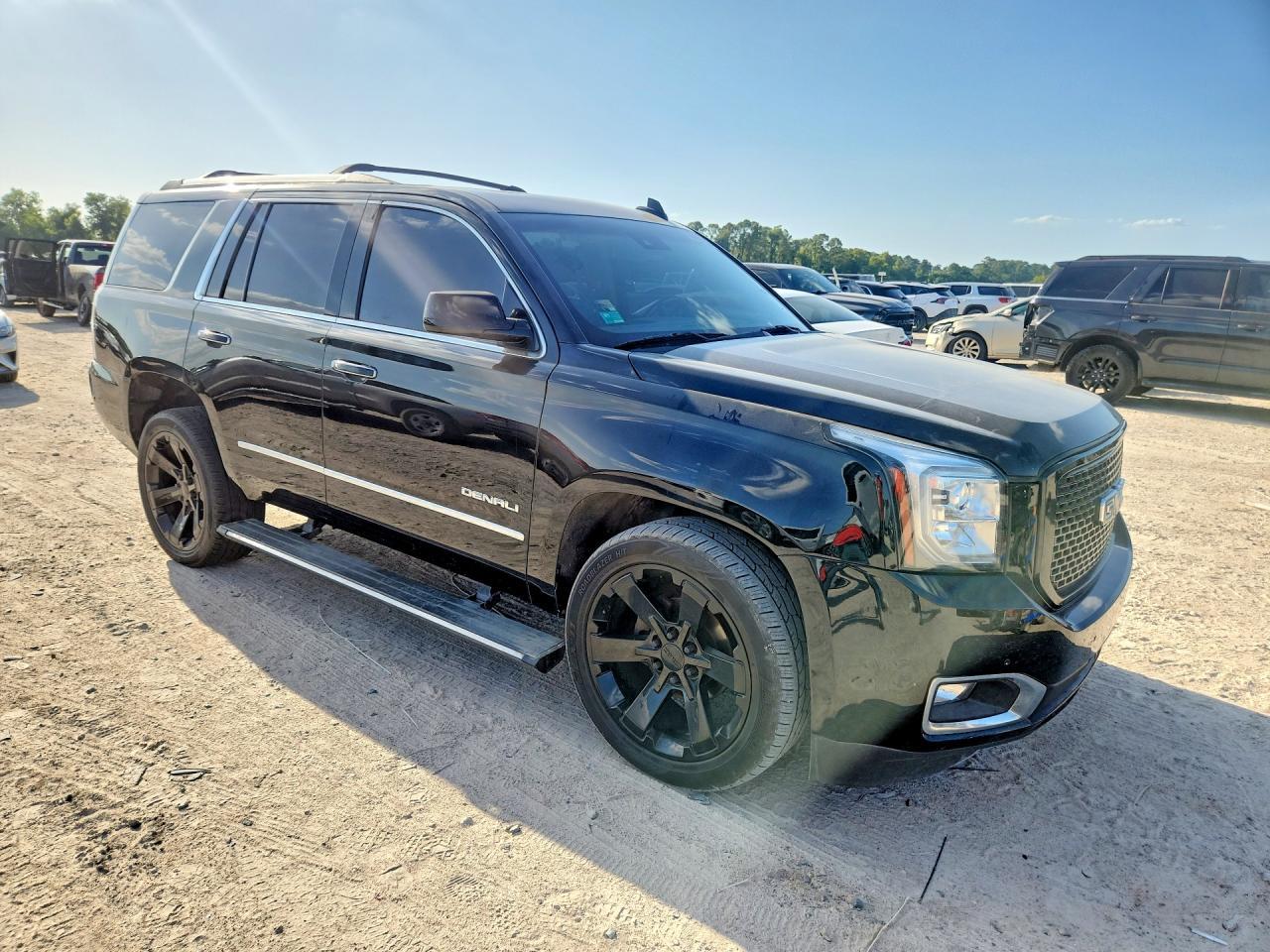 2016 GMC Yukon Denali - zdjęcie 4