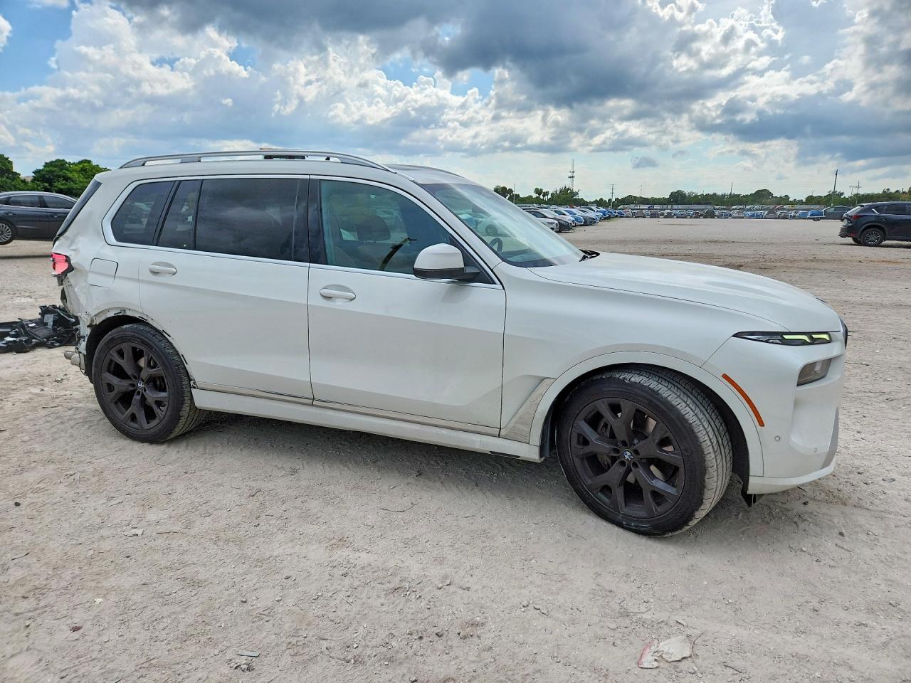 2024 BMW X7 xDrive40I - zdjęcie 4