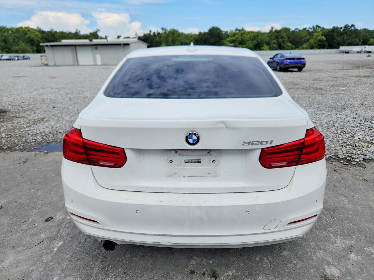 2016 BMW 320 I - zdjęcie 6