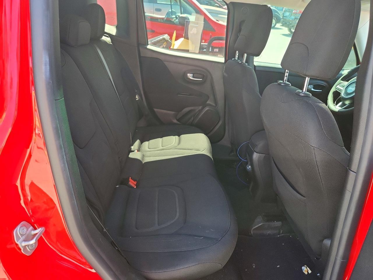 2019 Jeep Renegade Latitude - zdjęcie 11