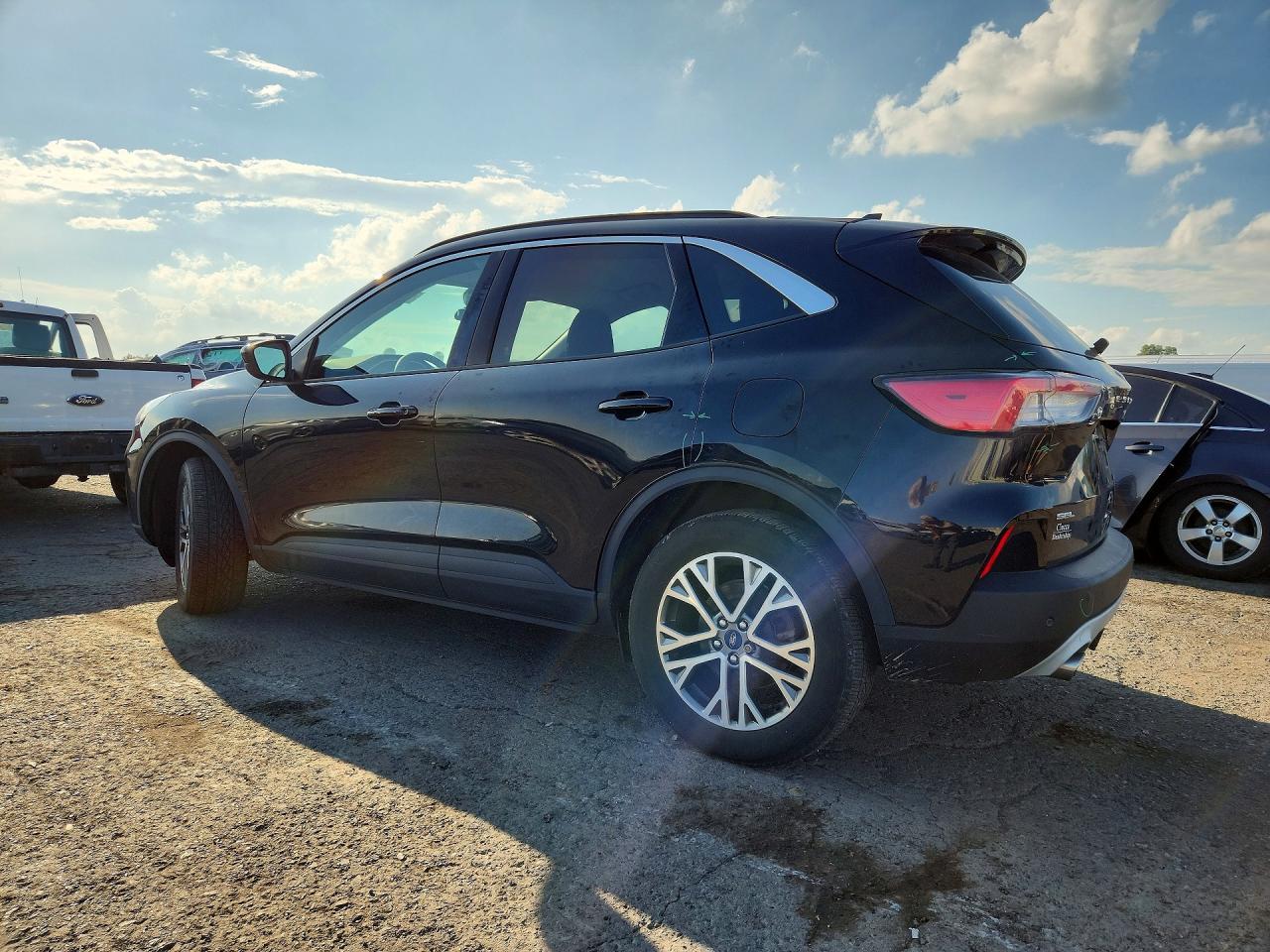 2021 Ford Escape Sel - zdjęcie 2