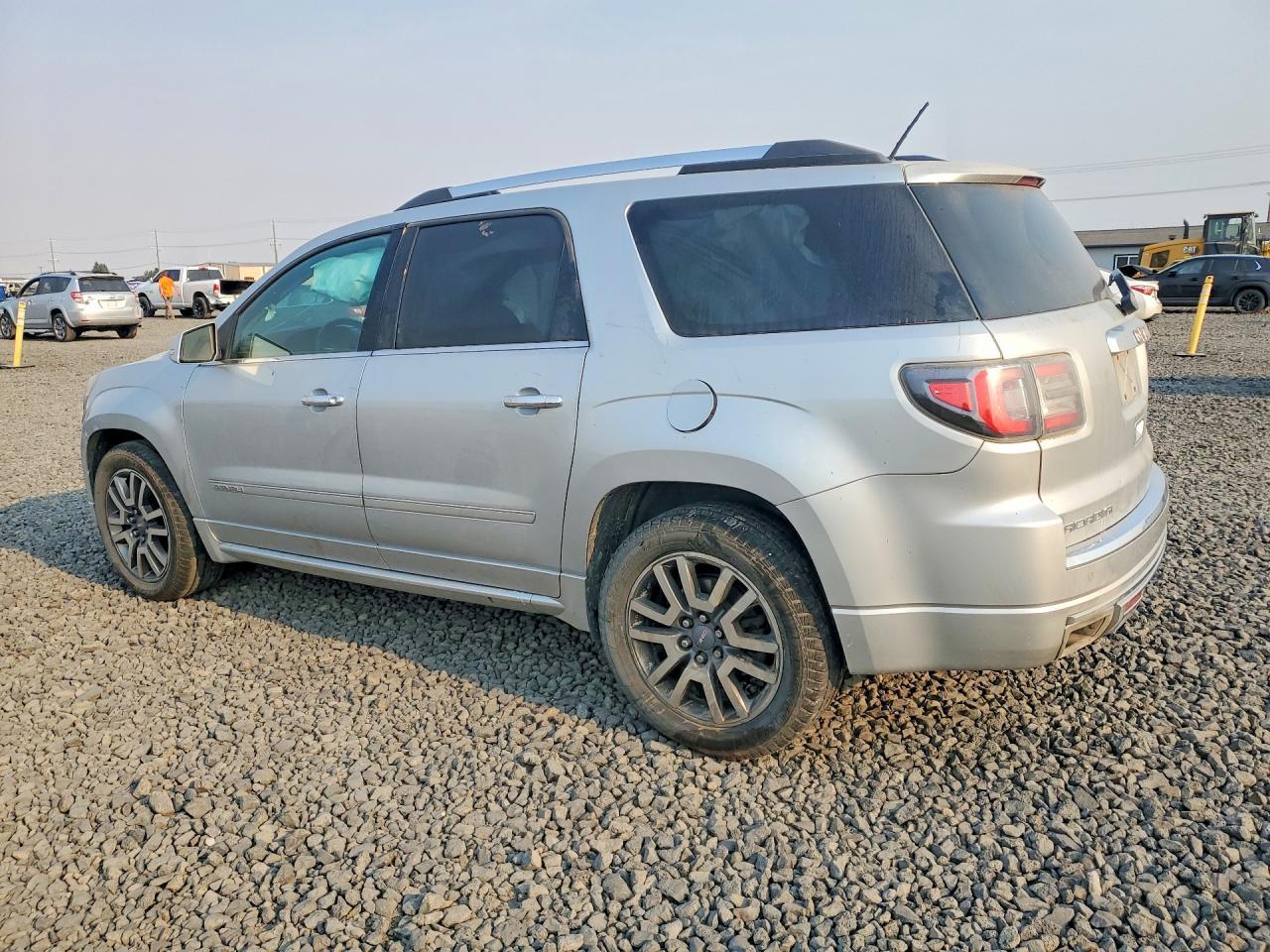 2013 GMC Acadia Denali - zdjęcie 2