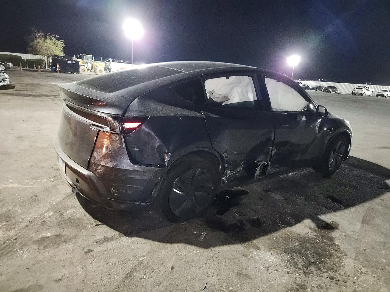 2026 Tesla Model Y - zdjęcie 3