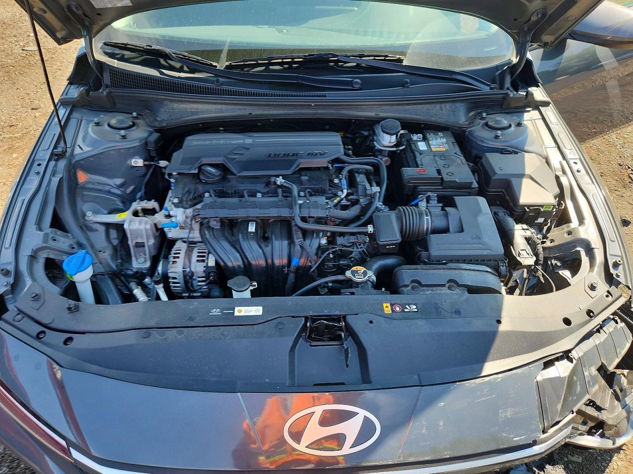 2025 Hyundai Elantra Se - zdjęcie 11