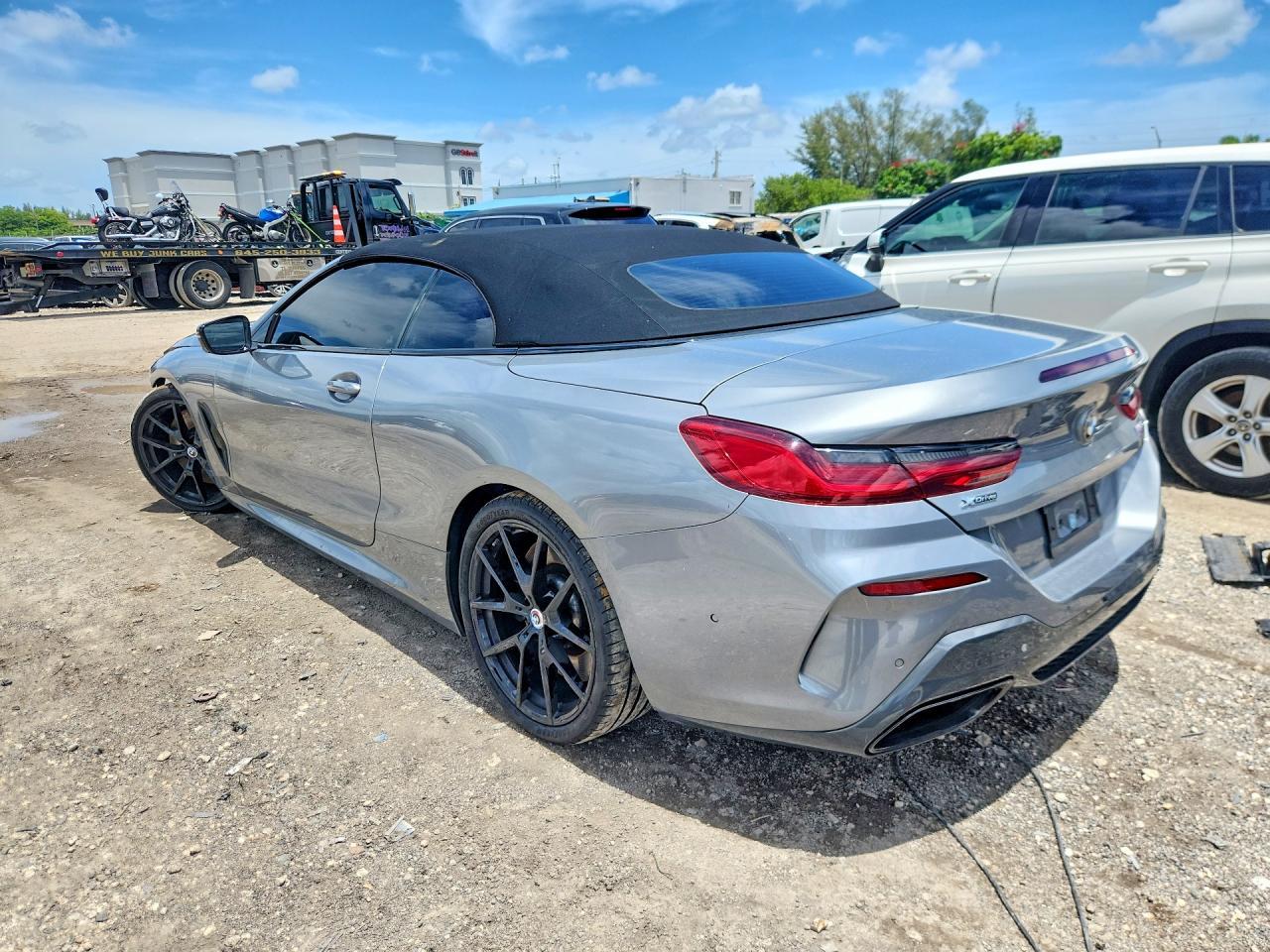 2023 BMW Seria 8 Cabrio M850i - zdjęcie 2