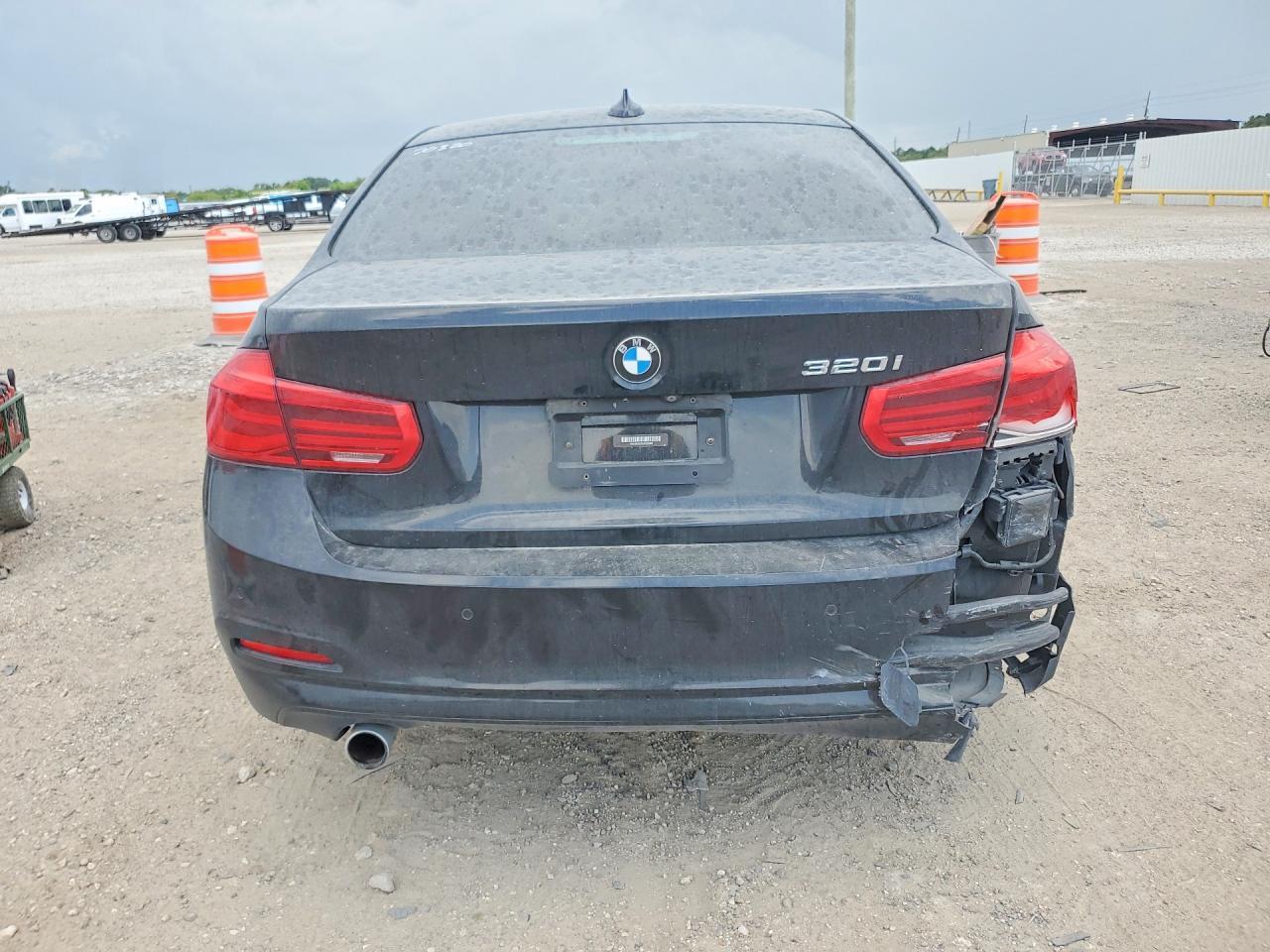 2018 BMW 320 I - zdjęcie 6