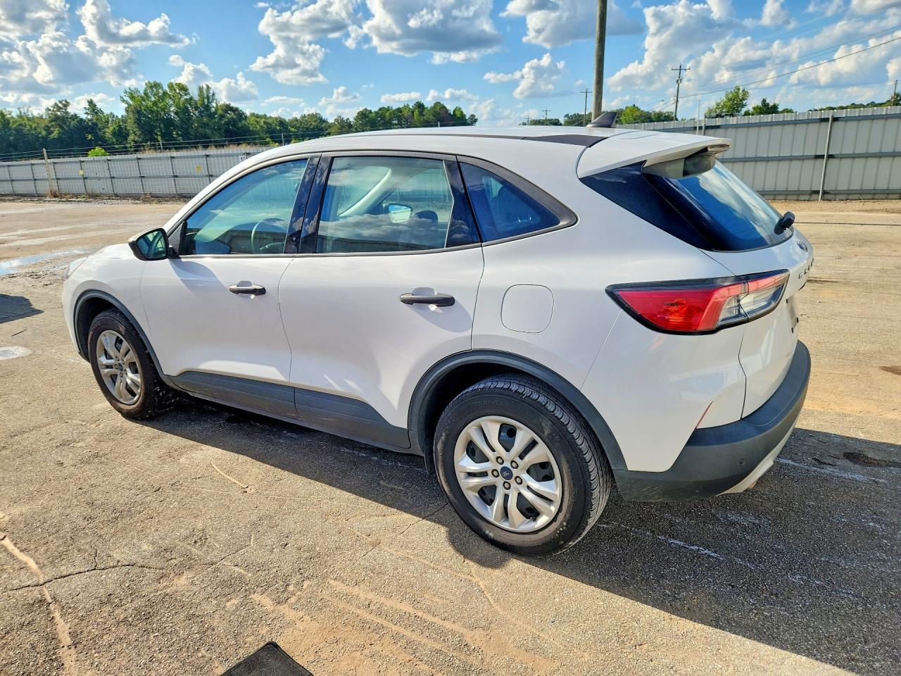 2022 Ford Escape S - zdjęcie 2