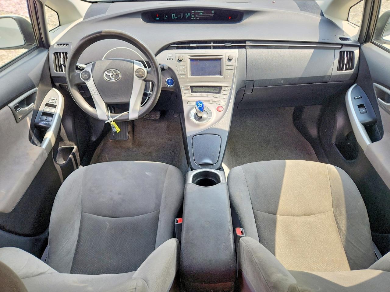 2014 Toyota Prius Two - zdjęcie 8