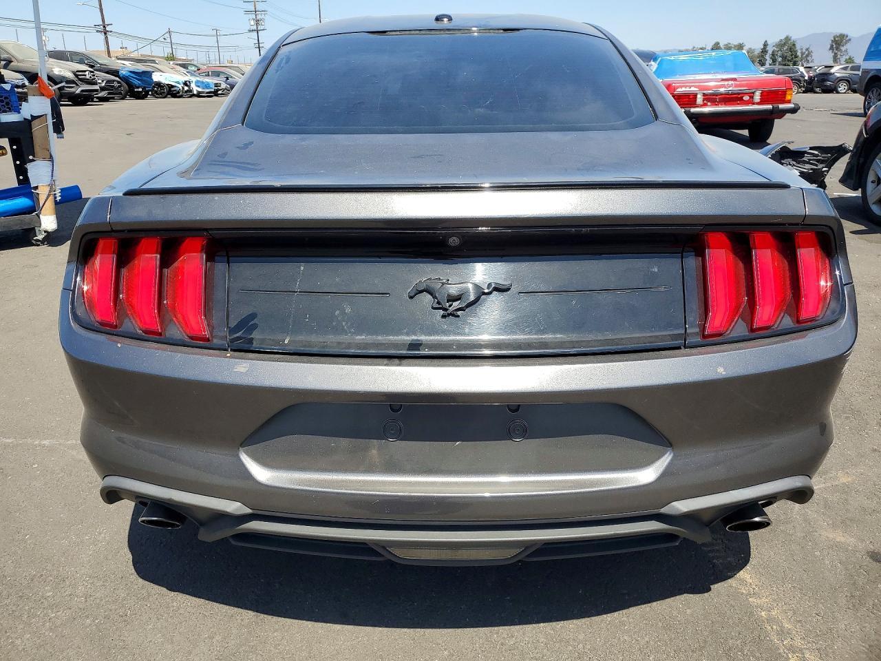 2019 Ford Mustang - zdjęcie 6