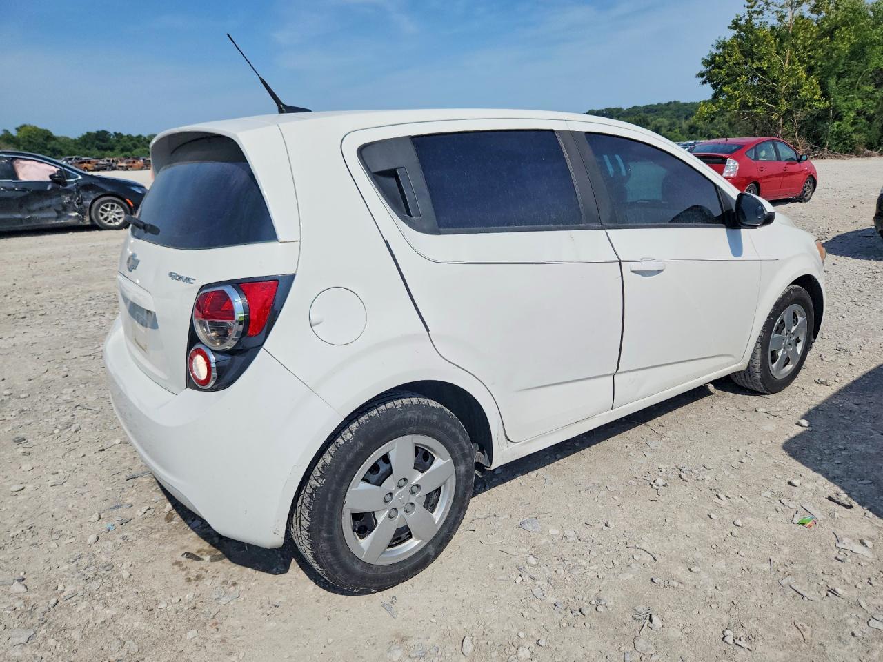 2014 Chevrolet Sonic Ls - zdjęcie 3