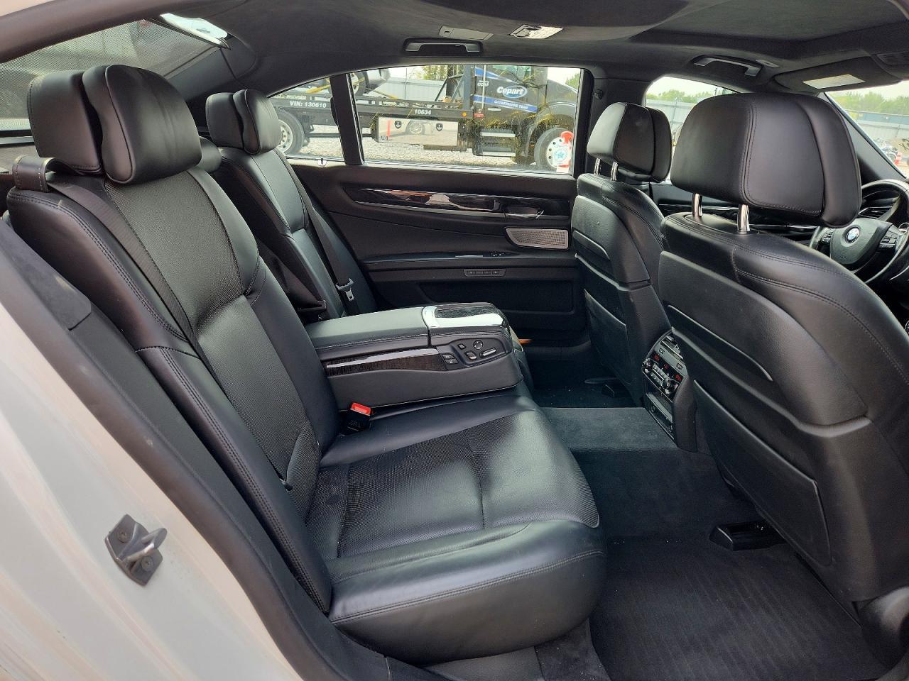 2015 BMW 750 Lxi - zdjęcie 10