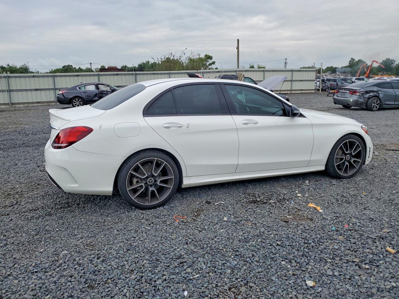 2020 Mercedes-Benz C 300 - zdjęcie 3