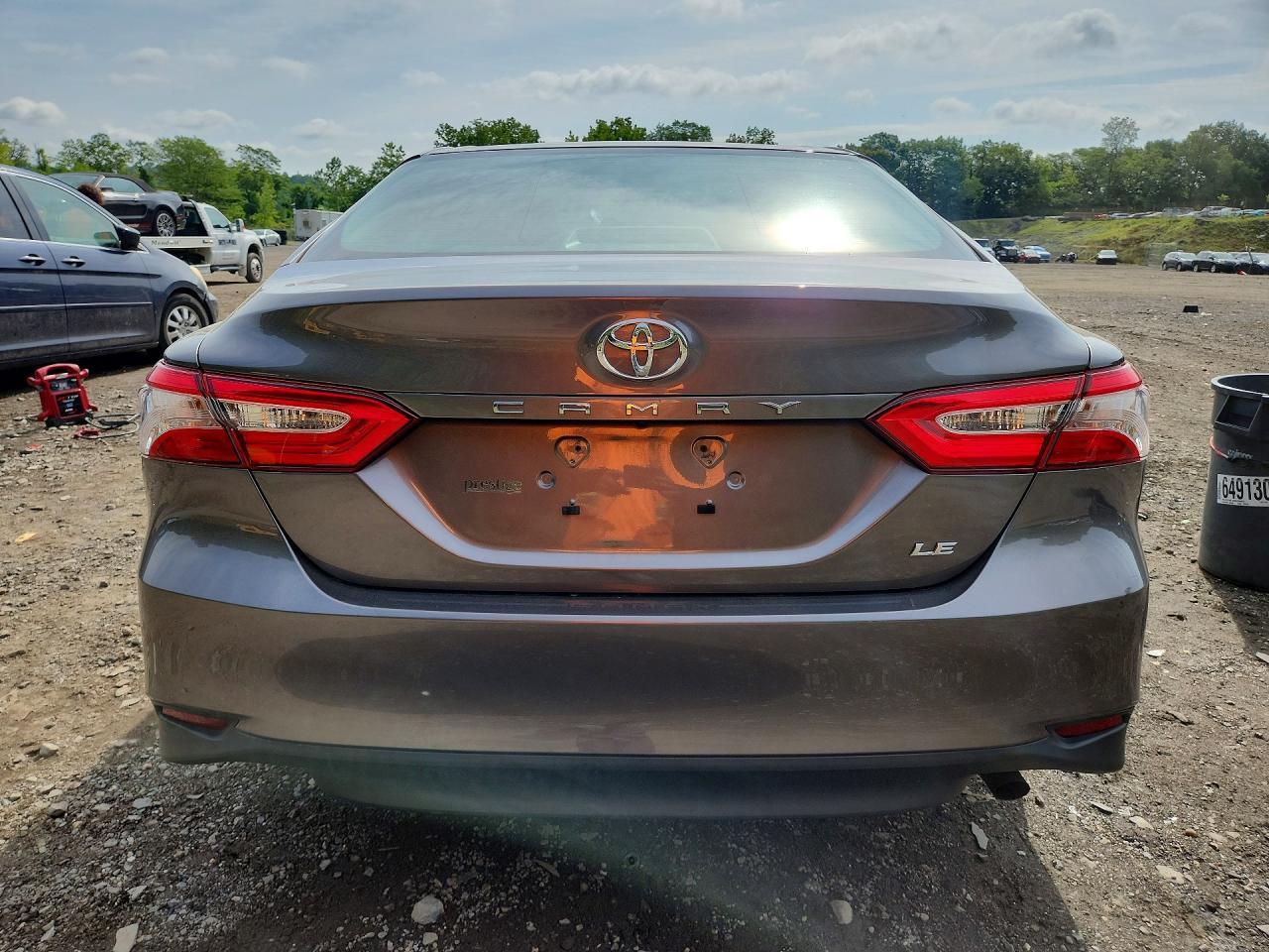 2018 Toyota Camry Le - zdjęcie 6
