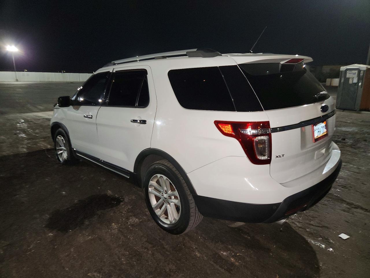 Ford Explorer - zdjęcie 2