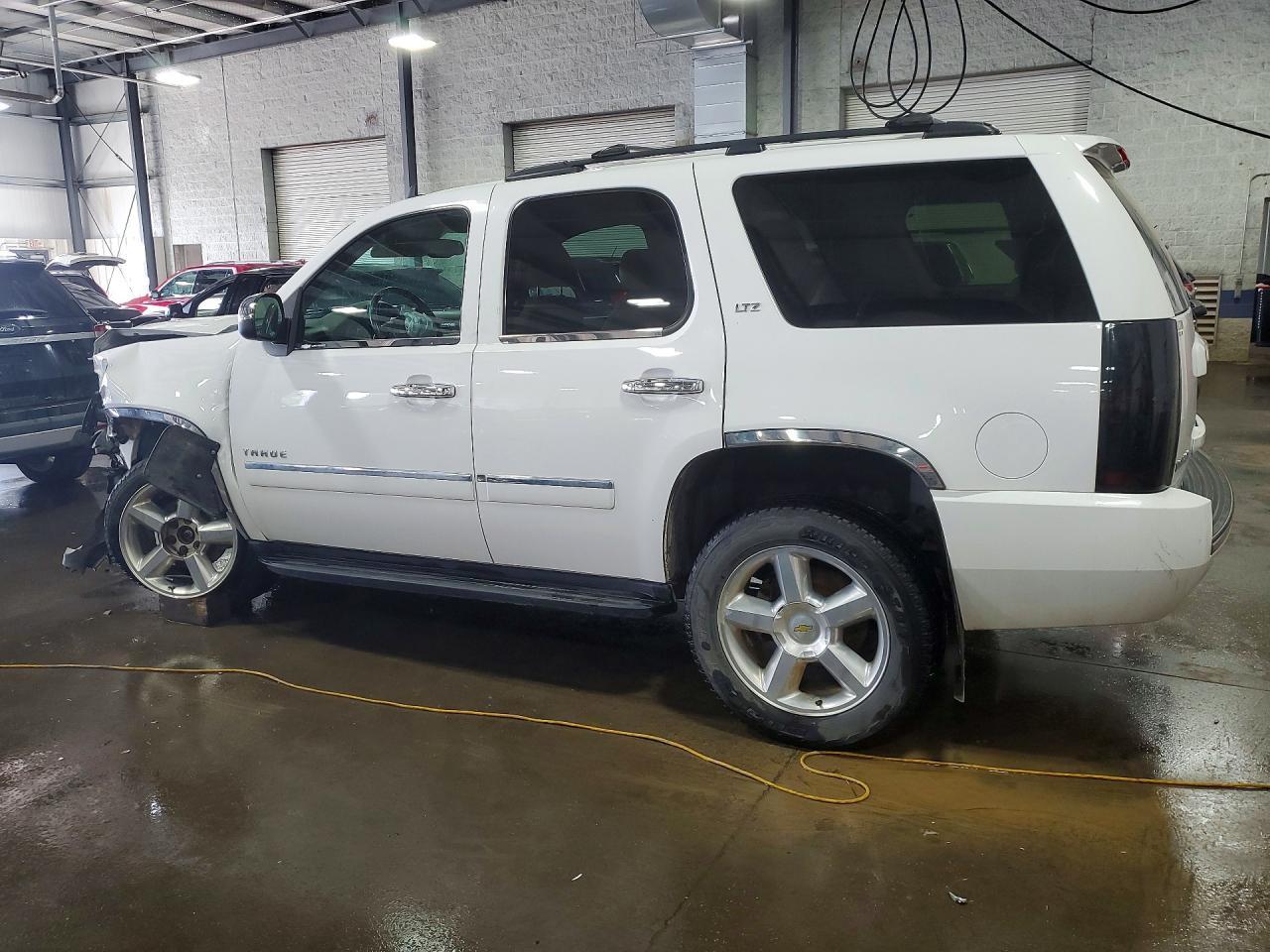 2013 Chevrolet Tahoe K1500 Ltz - zdjęcie 2
