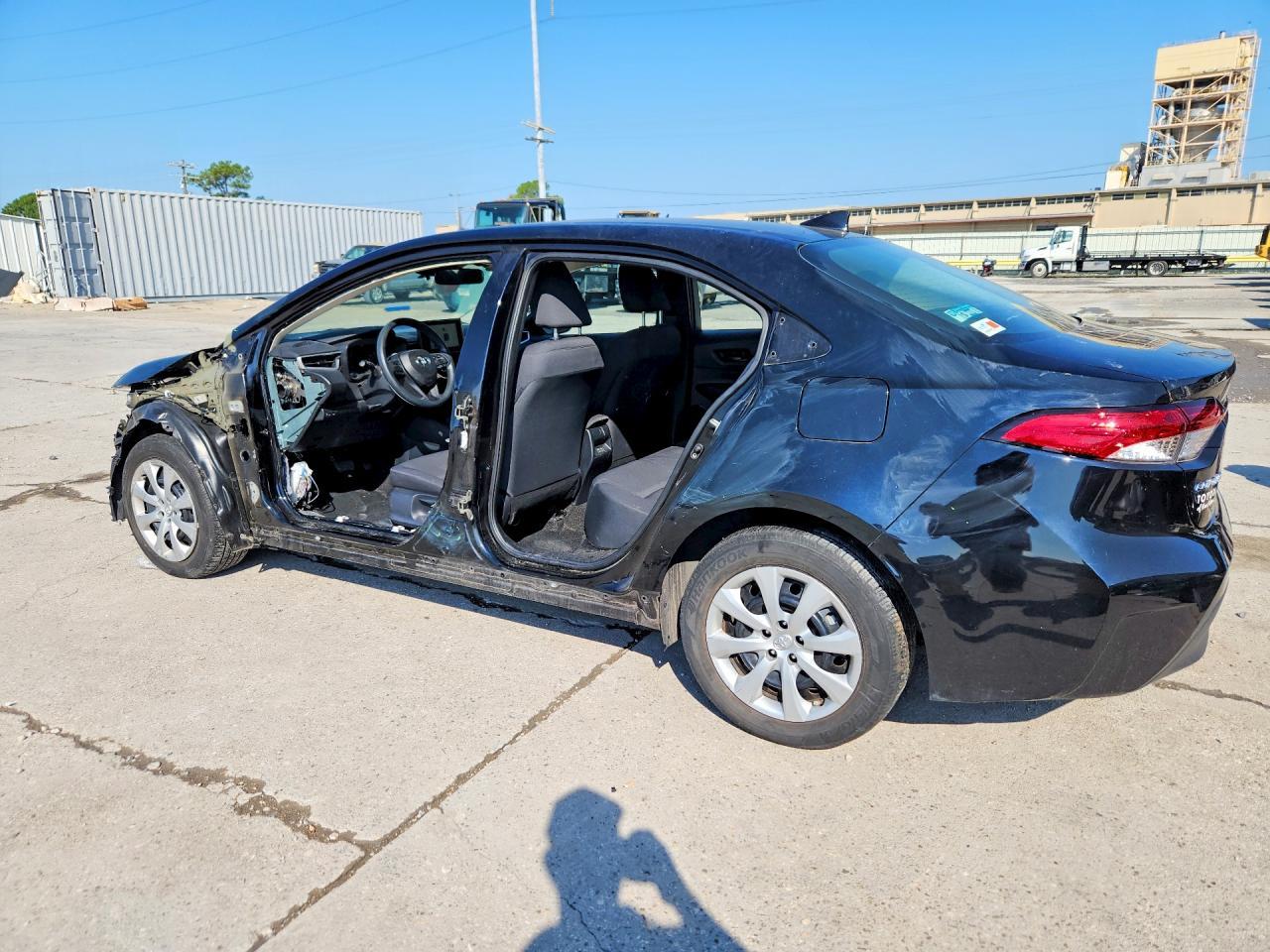 2023 Toyota Corolla Le - zdjęcie 2