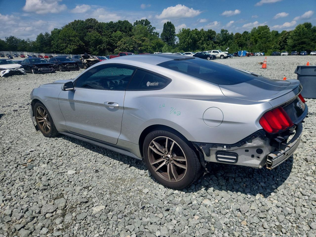 2016 Ford Mustang Base - zdjęcie 2