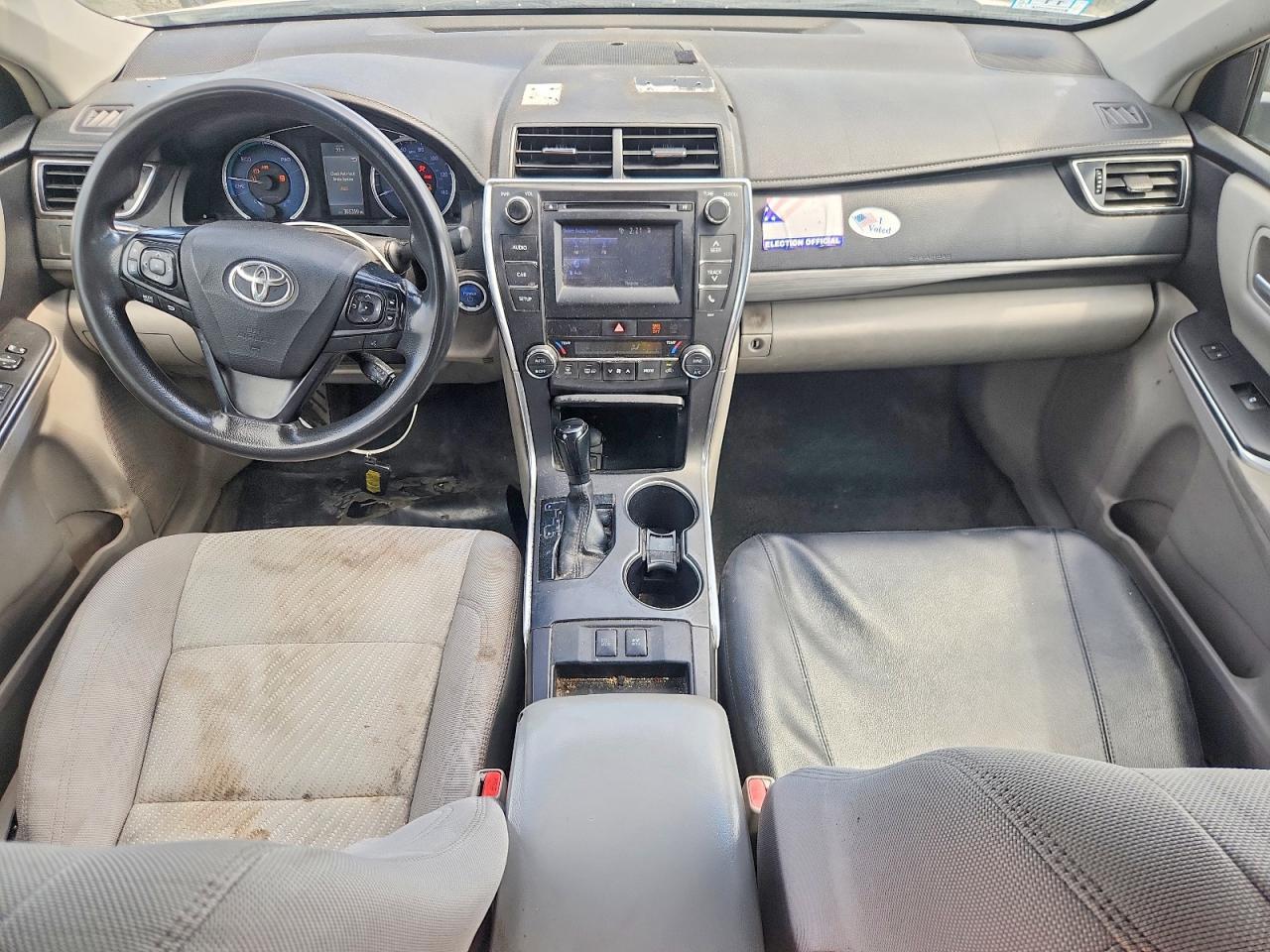 2017 Toyota Camry Hybrid Le - zdjęcie 8