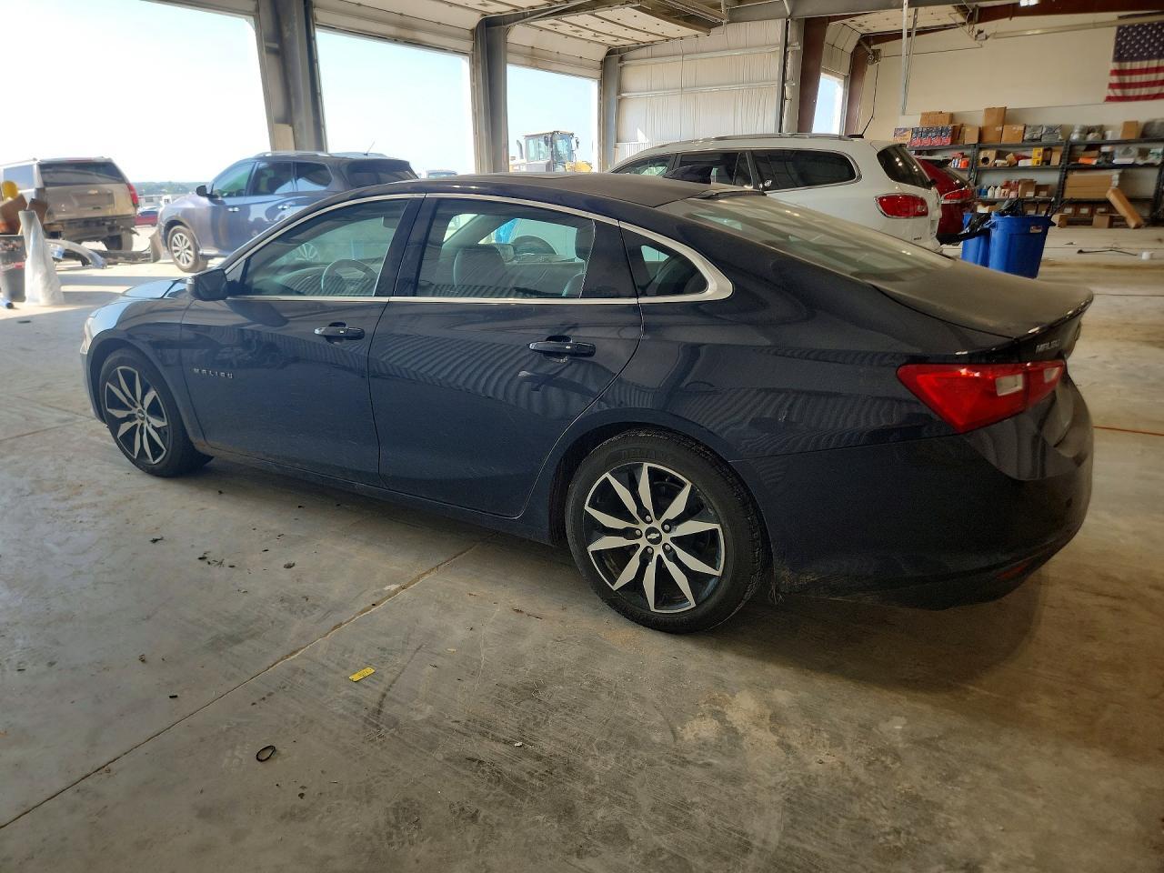 2017 Chevrolet Malibu Lt - zdjęcie 2