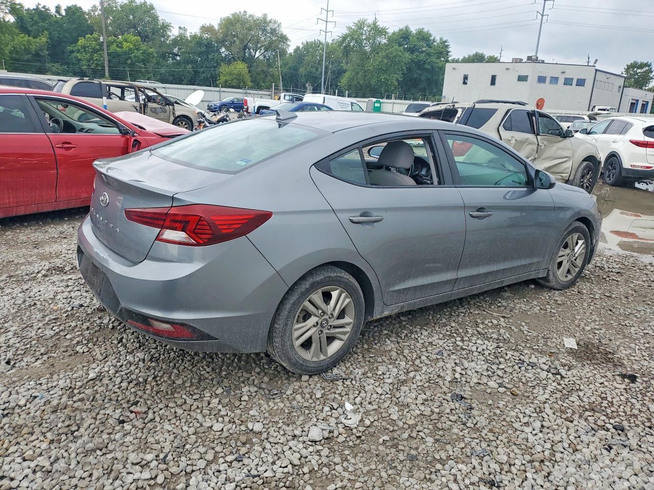 2019 Hyundai Elantra Sel - zdjęcie 3