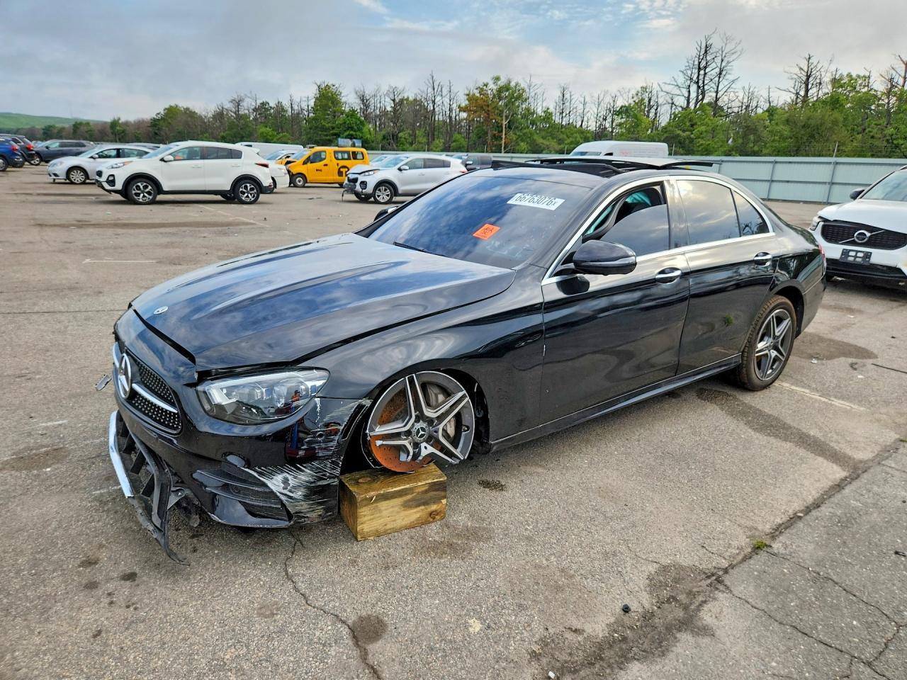 2023 Mercedes-Benz E 350 4Matic - zdjęcie główne