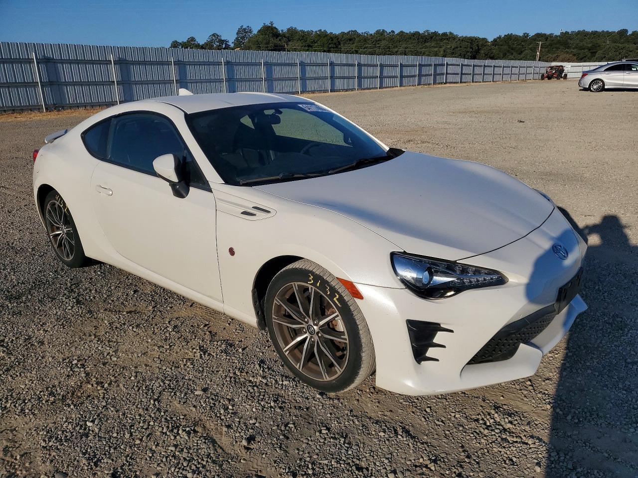 2017 Toyota 86 Base - zdjęcie 4
